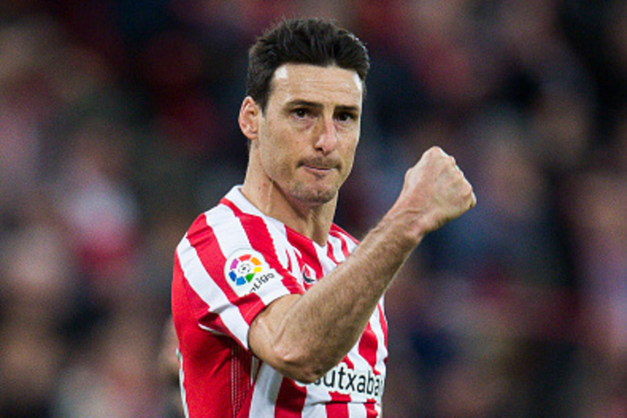 BILBAO, SPAIN - JANUARY 29:  Aritz Aduriz of Athletic Club celebrates after scoring his team's second goal during the La Liga match between Athletic Club Bilbao and Real Sporting de Gijon at San Mames Stadium on January 29, 2017 in Bilbao, Spain.  (Photo 