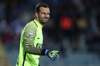 EMPOLI, ITALY - SEPTEMBER 21: Samir Handanovic of FC Internazionale reacts during the Serie A match between Empoli FC and FC Internazionale at Stadio Carlo Castellani on September 21, 2016 in Empoli, Italy.  (Photo by Gabriele Maltinti/Getty Images)