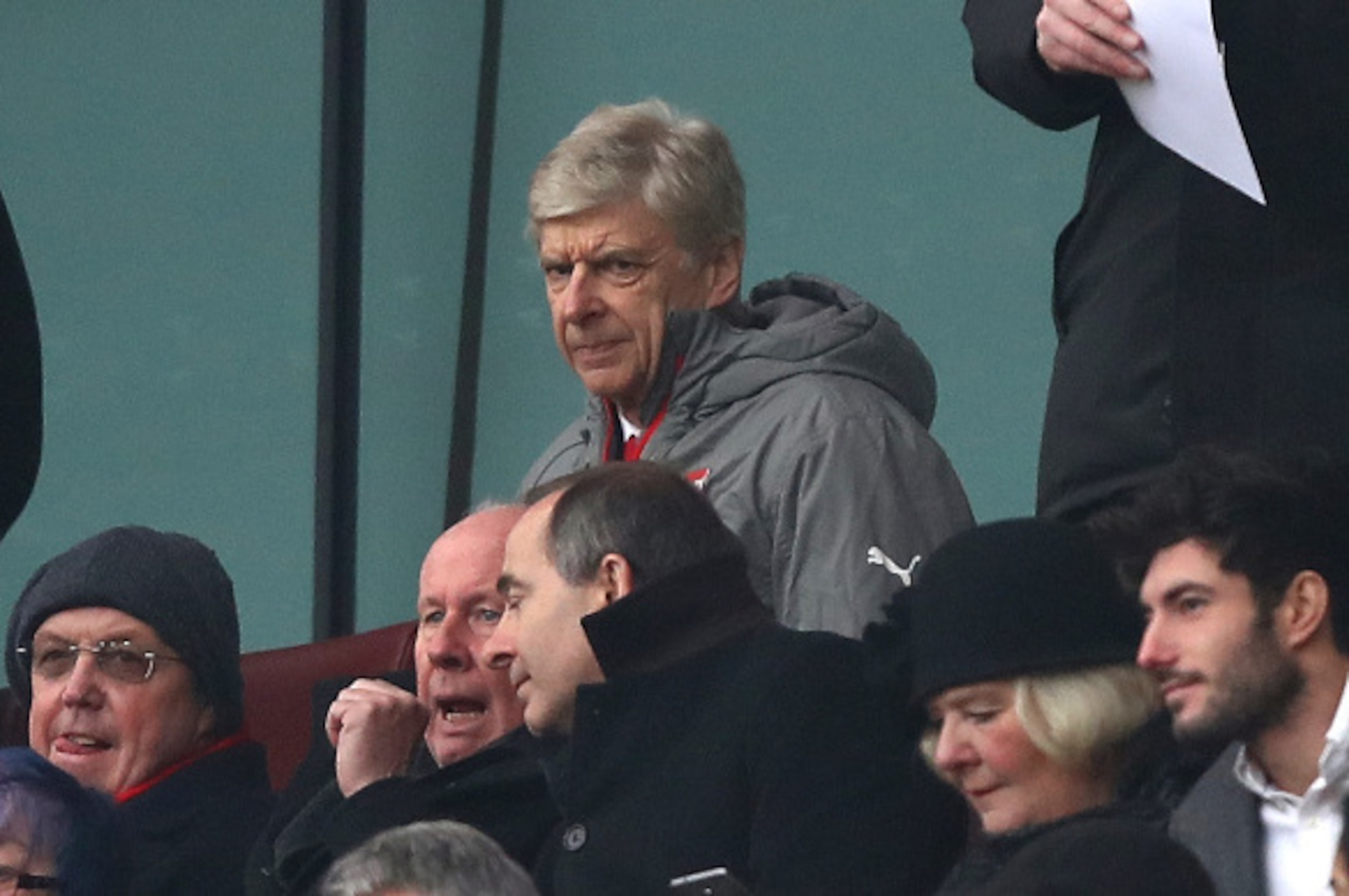 LONDON, ENGLAND - FEBRUARY 11: Arsene Wenger, Manager of Arsenal looks on during the Premier League match between Arsenal and Hull City at Emirates Stadium on February 11, 2017 in London, England.  (Photo by Clive Rose/Getty Images)