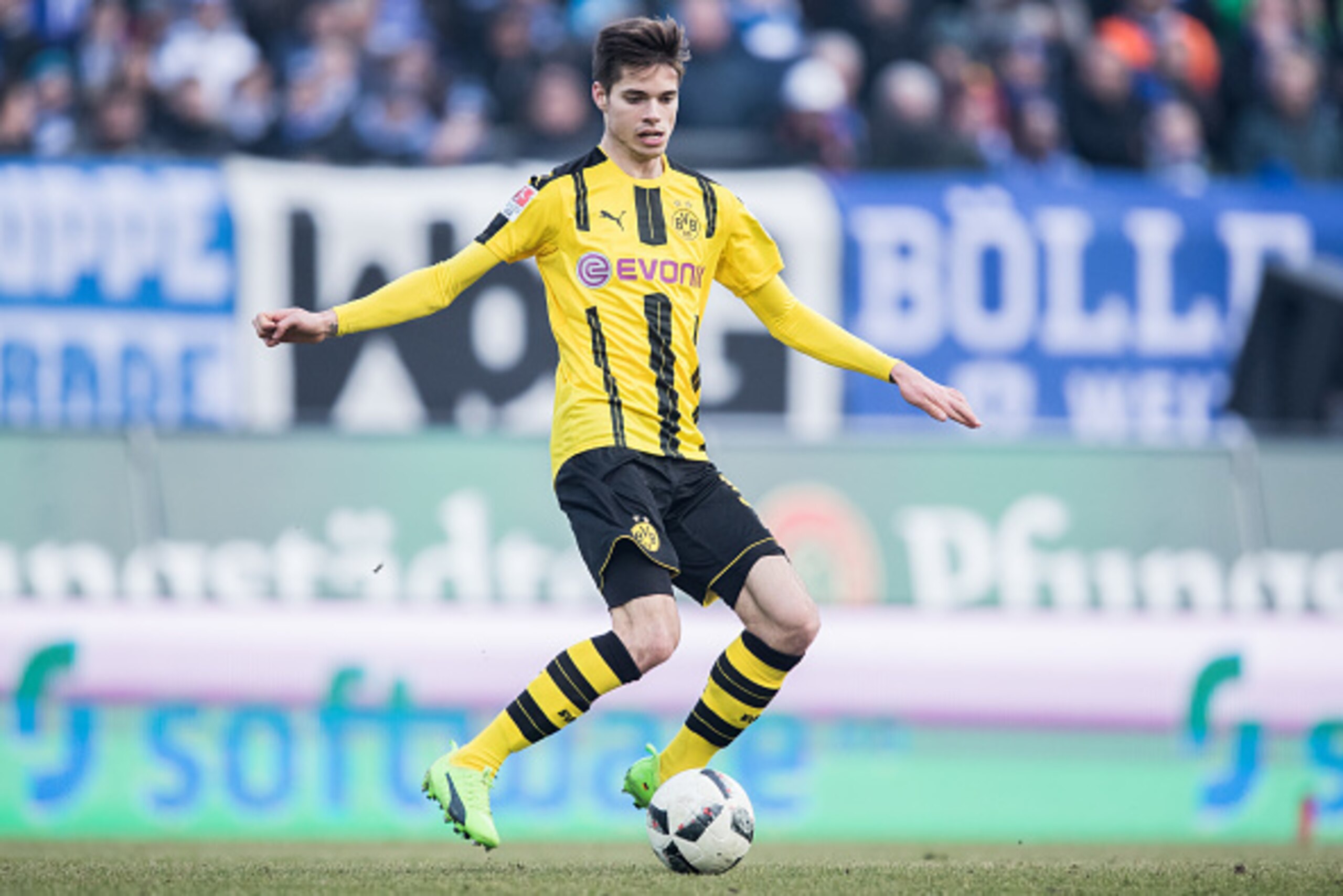 DARMSTADT, GERMANY - FEBRUARY 11:  Julian Weigl of Dortmund controls the ball during the Bundesliga match between SV Darmstadt 98 and Borussia Dortmund at Jonathan Heimes Stadion am Boellenfalltor on February 11, 2017 in Darmstadt, Germany.  (Photo by Sim