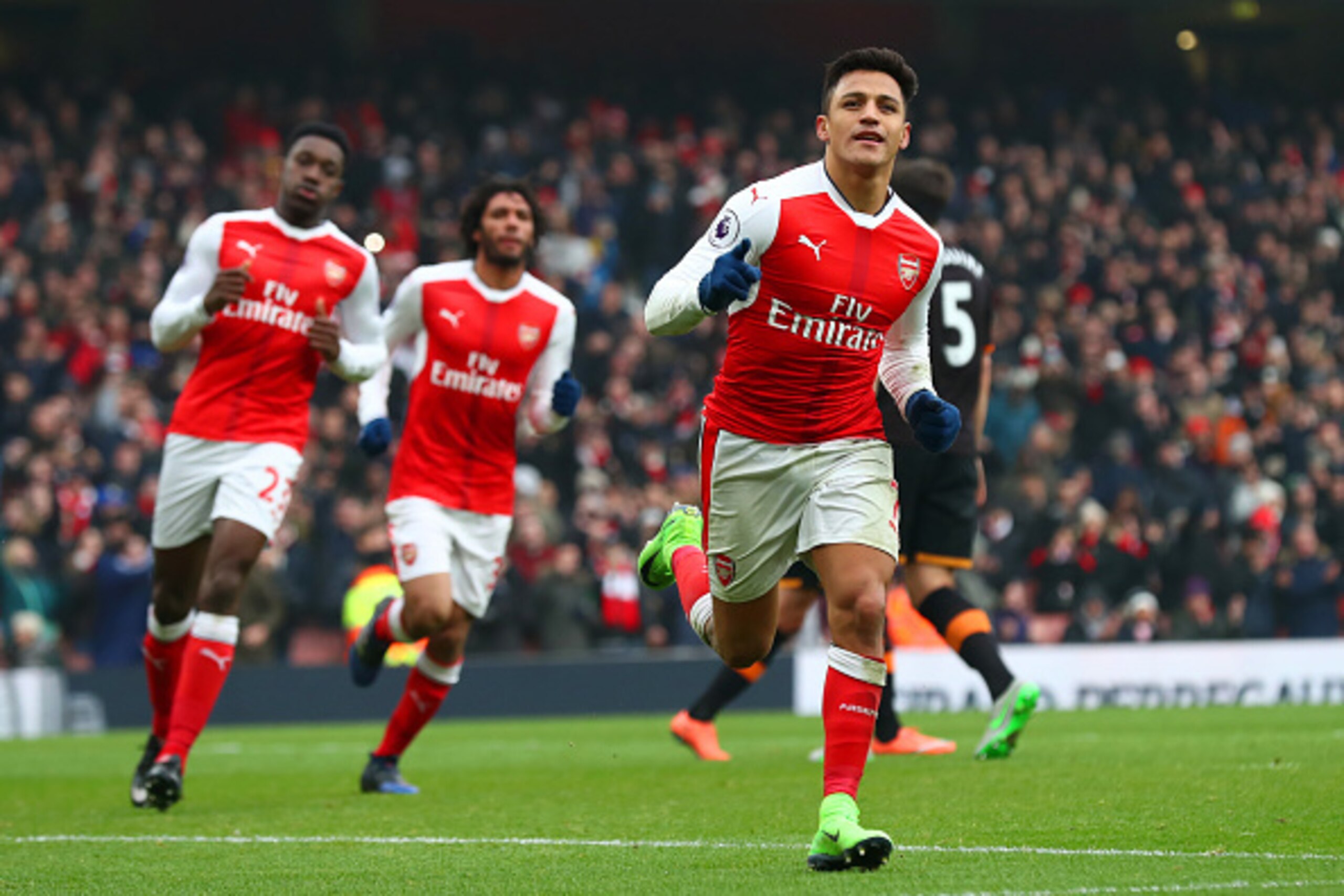 LONDON, ENGLAND - FEBRUARY 11: Alexis Sanchez of Arsenal celebrates scoring his side's second goal from the penalty spot during the Premier League match between Arsenal and Hull City at Emirates Stadium on February 11, 2017 in London, England. (Photo by LONDON, ENGLAND - FEBRUARY 11: Alexis Sanchez of Arsenal celebrates scoring his side's second goal from the penalty spot during the Premier League match between Arsenal and Hull City at Emirates Stadium on February 11, 2017 in London, England. (Photo by