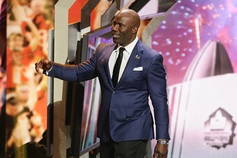 HOUSTON, TX - FEBRUARY 04:  Running back Terrell Davis introduced as part of the  Pro Football Hall of Fame Class of 2017 during the NFL Honors at the Wortham Theater Center on February 4, 2017 in Houston, Texas.  (Photo by Bob Levey/Getty Images)
