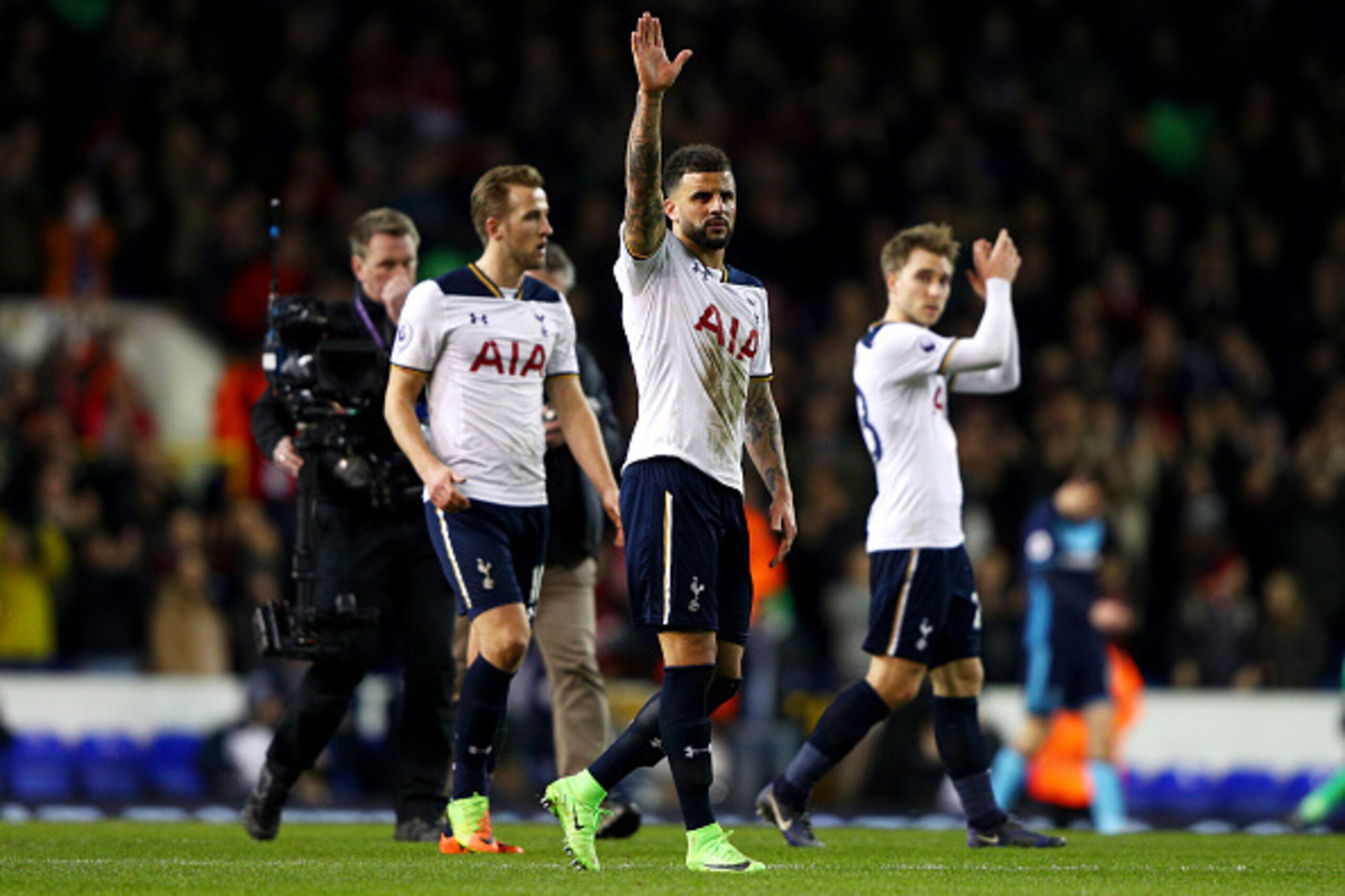 LONDON, ENGLAND - FEBRUARY 04:  Kyle Walker, Harry Kane and Christian Eriksen of Tottenham Hotspur salute the fans after the Premier League match between Tottenham Hotspur and Middlesbrough at White Hart Lane on February 4, 2017 in London, England.  (Phot