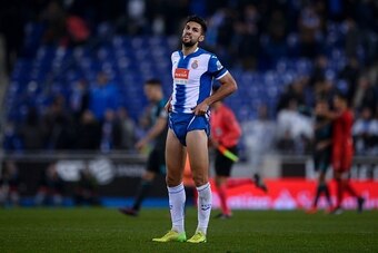 Espanyol's defender Marc Navarro reacts after missing an opportunity to score during the Spanish league football match RCD Espanyol vs Real Sociedad at the RCDE Stadium in Cornella de Llobregat on February 10, 2017. / AFP / Josep Lago        (Photo credit