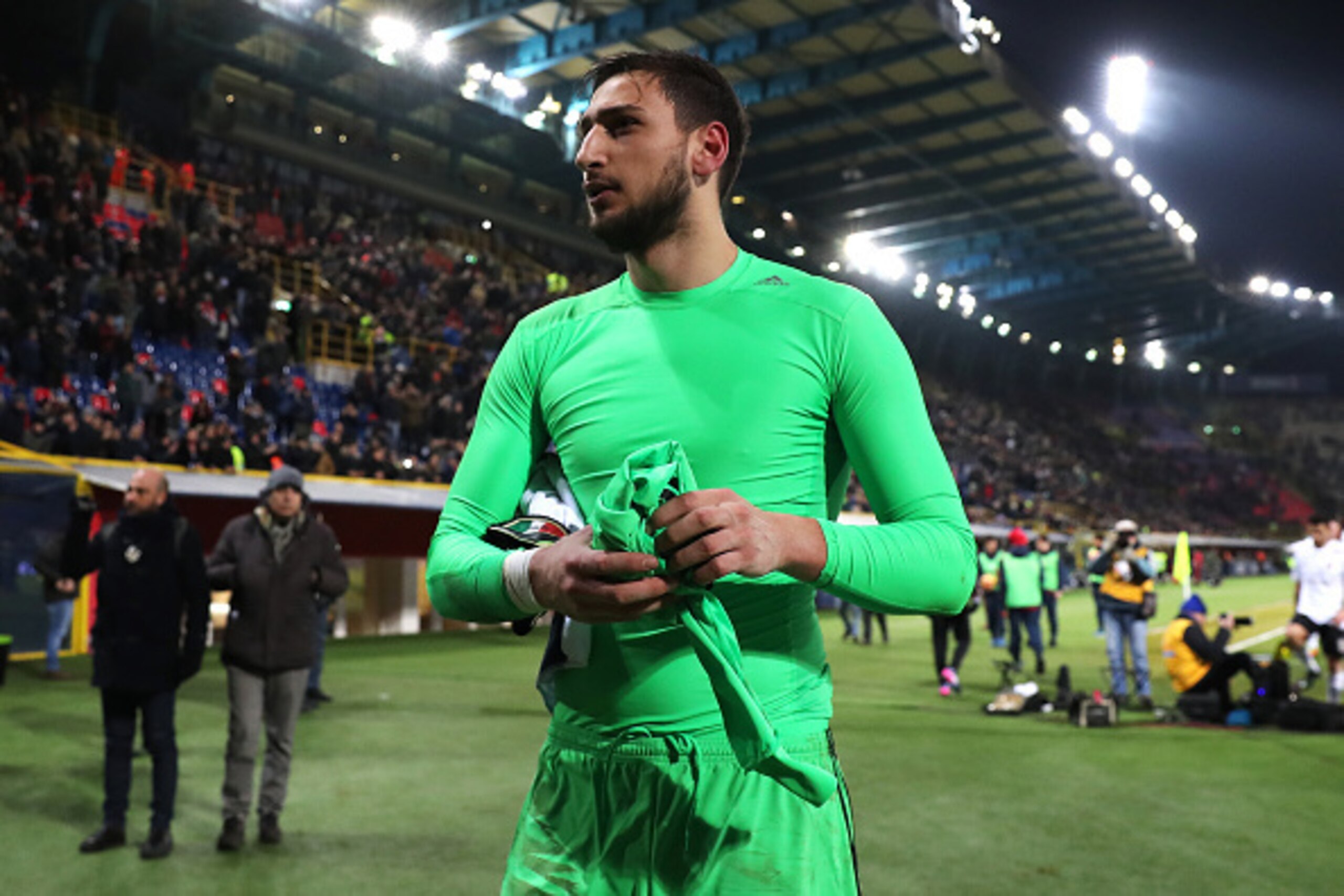 BOLOGNA, ITALY - FEBRUARY 08: Gianluigi Donnarumma of AC Milan looks on following the Serie A match between Bologna FC and AC Milan at Stadio Renato Dall'Ara on February 8, 2017 in Bologna, Italy. (Photo by Chris Brunskill Ltd/Getty Images)
