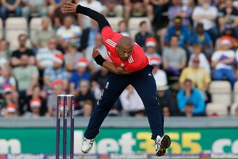 England's Tymal Mills bowling during play in the T20 international cricket match between England and Sri Lanka at The Ageas Bowl in Southampton, on the south coast of England, on July 5, 2016.
England gave a debut to exciting Sussex quick bowler Tymal Mil