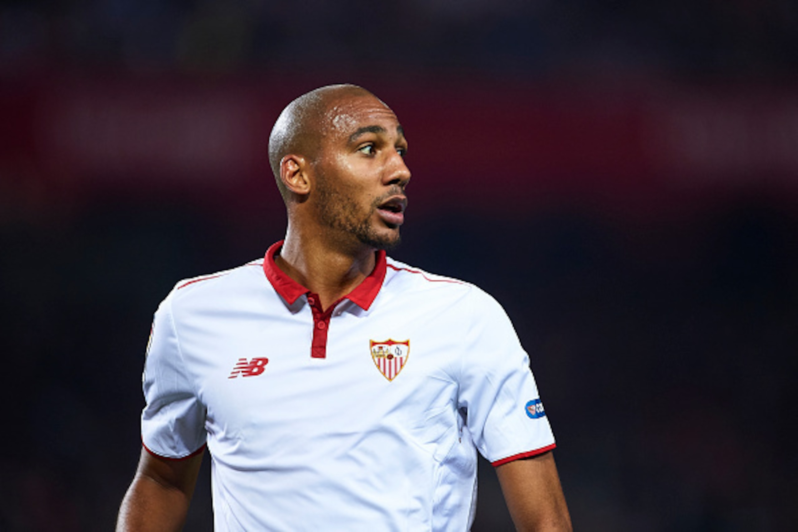 SEVILLE, SPAIN - FEBRUARY 18:  Steven N'Zonzi of Sevilla FC looks on during the La Liga match between Sevilla FC and SD Eibar at Estadio Ramon Sanchez Pizjuan on February 18, 2017 in Seville, Spain.  (Photo by Aitor Alcalde Colomer/Getty Images)