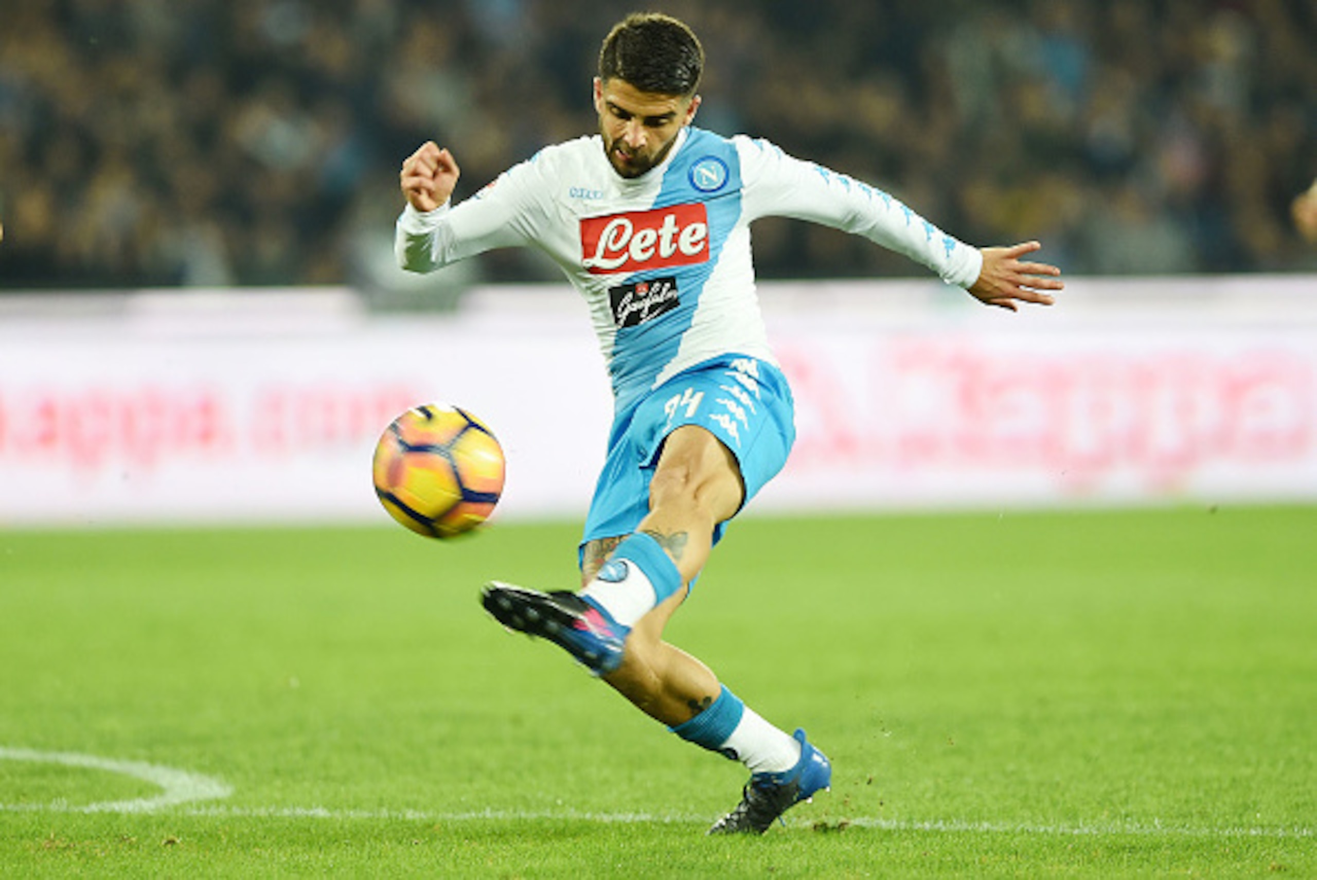 NAPLES, ITALY - FEBRUARY 10: Lorenzo Insigne of SSC Napoli in action during the Serie A match between SSC Napoli and Genoa CFC at Stadio San Paolo on February 10, 2017 in Naples, Italy. (Photo by Francesco Pecoraro/Getty Images) NAPLES, ITALY - FEBRUARY 10: Lorenzo Insigne of SSC Napoli in action during the Serie A match between SSC Napoli and Genoa CFC at Stadio San Paolo on February 10, 2017 in Naples, Italy. (Photo by Francesco Pecoraro/Getty Images)