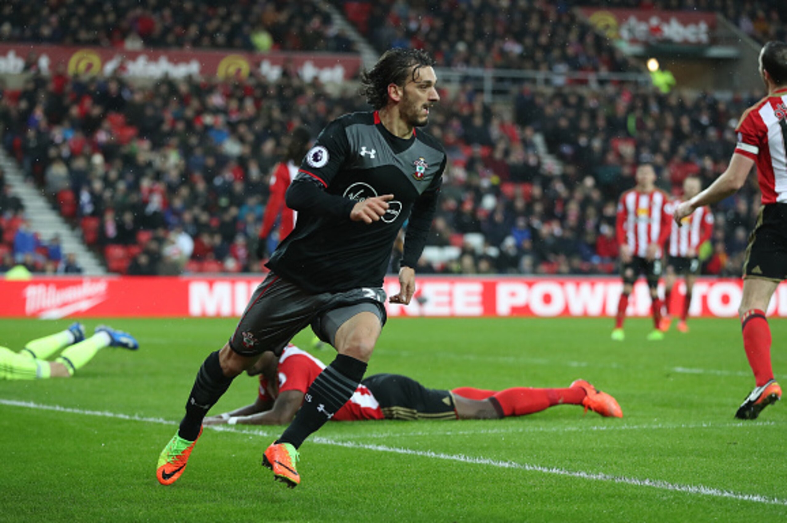 SUNDERLAND, ENGLAND - FEBRUARY 11: Manolo Gabbiadini of Southhampton celebrates his first goal of the game during the Premier League match between Sunderland and Southampton at Stadium of Light on February 11, 2017 in Sunderland, England. (Photo by Ian M SUNDERLAND, ENGLAND - FEBRUARY 11: Manolo Gabbiadini of Southhampton celebrates his first goal of the game during the Premier League match between Sunderland and Southampton at Stadium of Light on February 11, 2017 in Sunderland, England. (Photo by Ian M