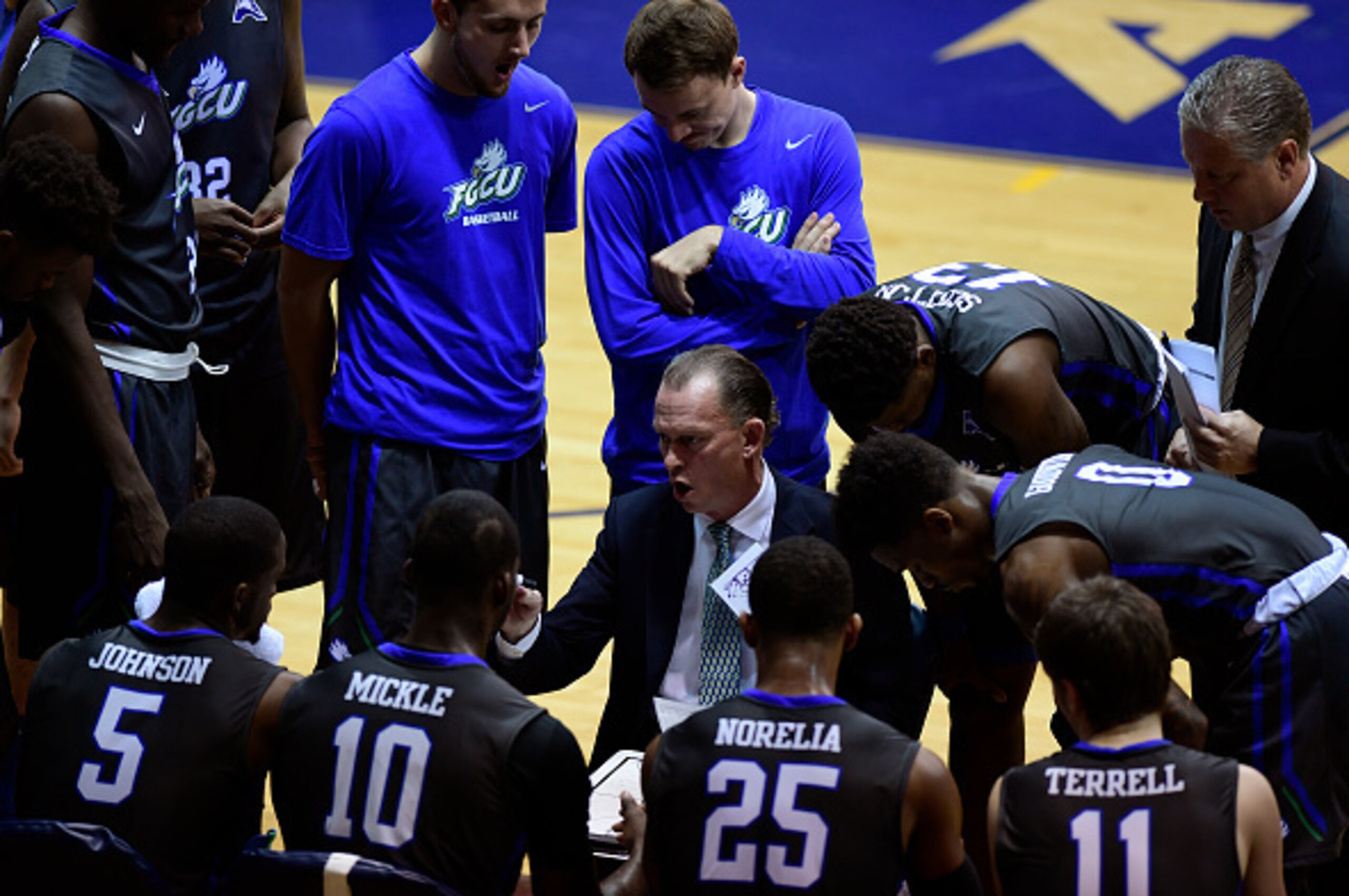 PHILADELPHIA, PA - DECEMBER 17: Head Coach Joe Dooley of the Florida Gulf Coast Eagles guides his team against the La Salle Explorers during the second half at Tom Gola Arena on December 17, 2016 in Philadelphia, Pennsylvania. La Salle won 84-80. (Photo b