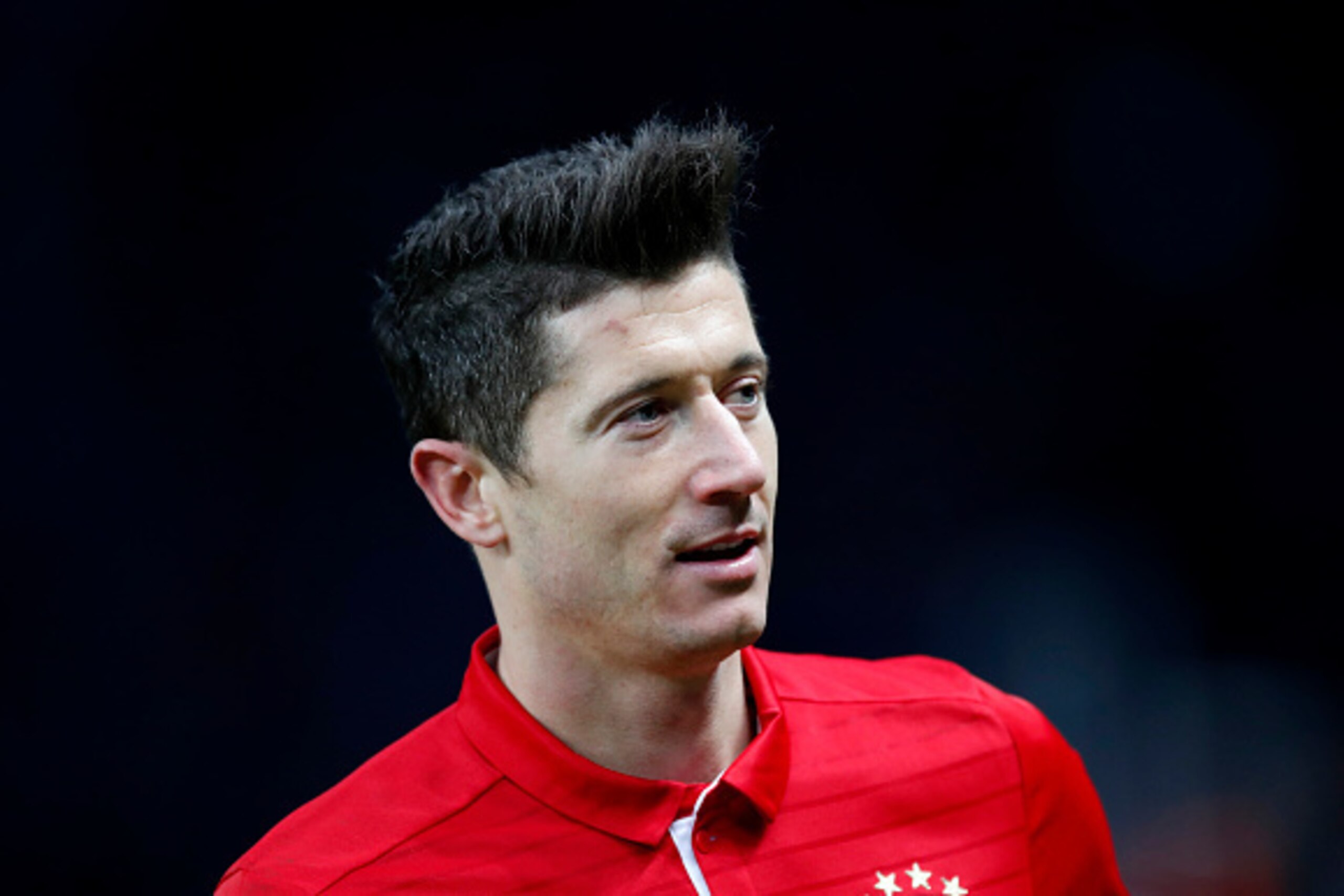 BERLIN, GERMANY - FEBRUARY 18:  Robert Lewandowski of FC Bayern Muenchen looks on during the Bundesliga match between Hertha BSC and Bayern Muenchen at Olympiastadion on February 18, 2017 in Berlin, Germany.  (Photo by Boris Streubel/Getty Images)