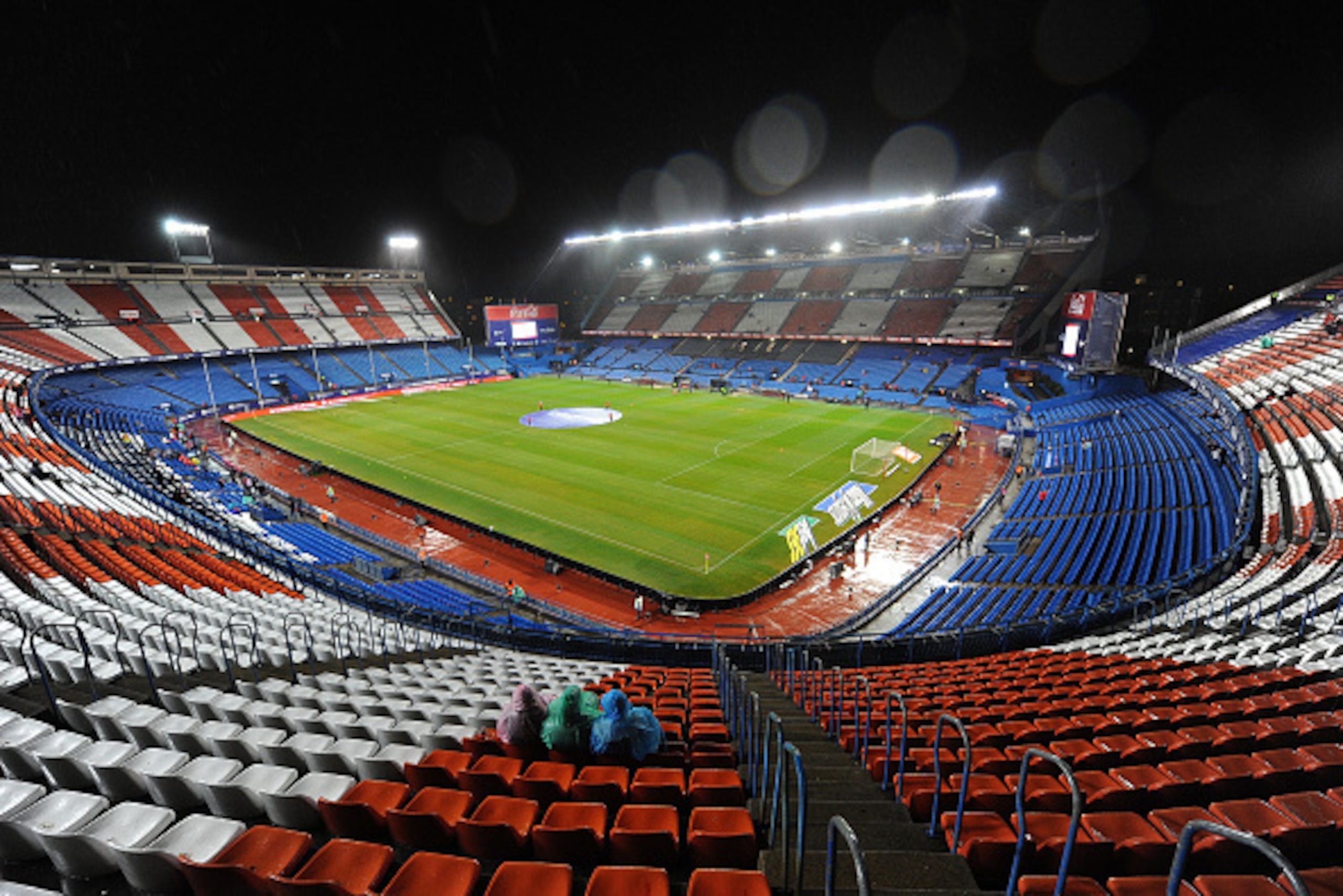 MADRID, SPAIN - FEBRUARY 12:  Fans wait for the start of the La Liga match between Club Atletico de Madrid and RC Celta de Vigo at Vicente Calderon Stadium on February 12, 2017 in Madrid, Spain.  (Photo by Denis Doyle/Getty Images)