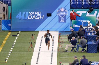 INDIANAPOLIS, IN - FEBRUARY 29: General view as defensive back Kevon Seymour of USC runs the 40-yard dash during the 2016 NFL Scouting Combine at Lucas Oil Stadium on February 29, 2016 in Indianapolis, Indiana. (Photo by Joe Robbins/Getty Images)