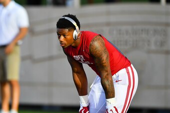 LUBBOCK, TX - OCTOBER 22: Joe Mixon #25 of the Oklahoma Sooners on the field before the game between the Texas Tech Red Raiders and the Oklahoma Sooners on October 22, 2016 at AT&T Jones Stadium in Lubbock, Texas. Oklahoma won the game 66-59. (Photo by Jo