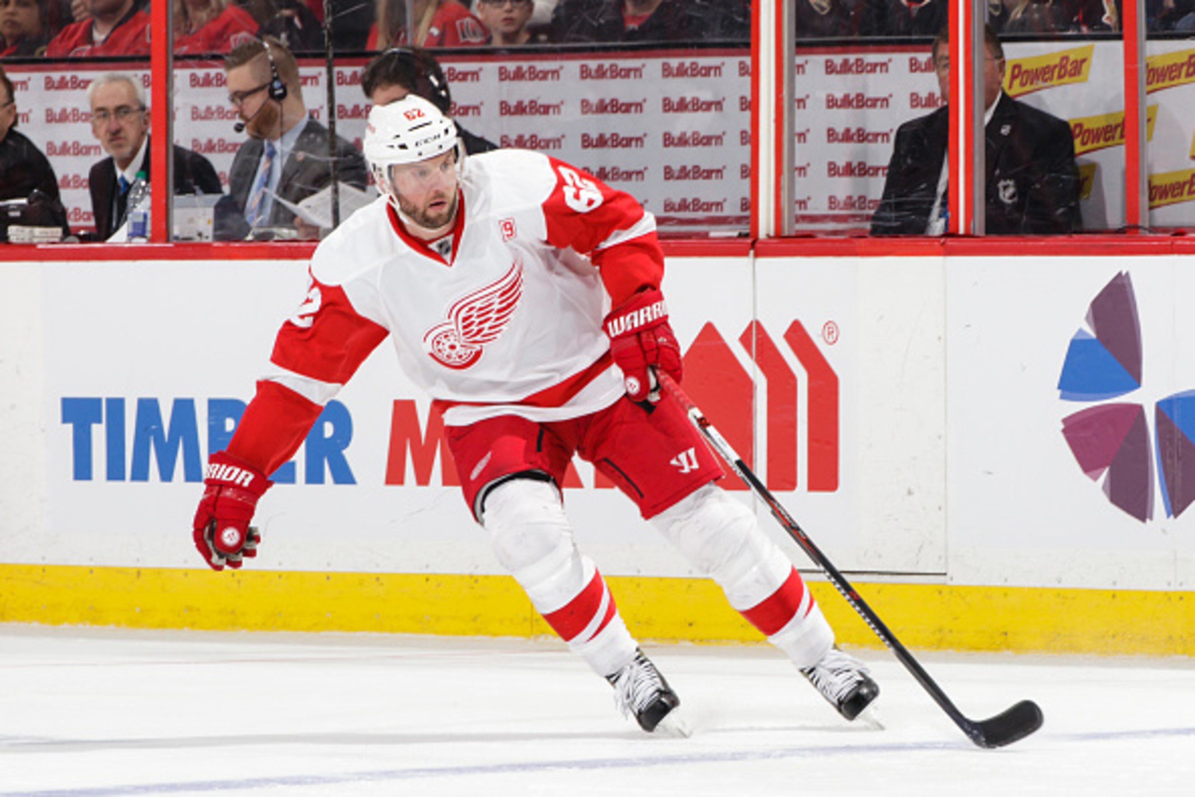 OTTAWA, ON - DECEMBER 29: Thomas Vanek #62 of the Detroit Red Wings skates against the Ottawa Senators at Canadian Tire Centre on December 29, 2016 in Ottawa, Ontario, Canada.  (Photo by Jana Chytilova/Freestyle Photography/Getty Images) *** Local Caption