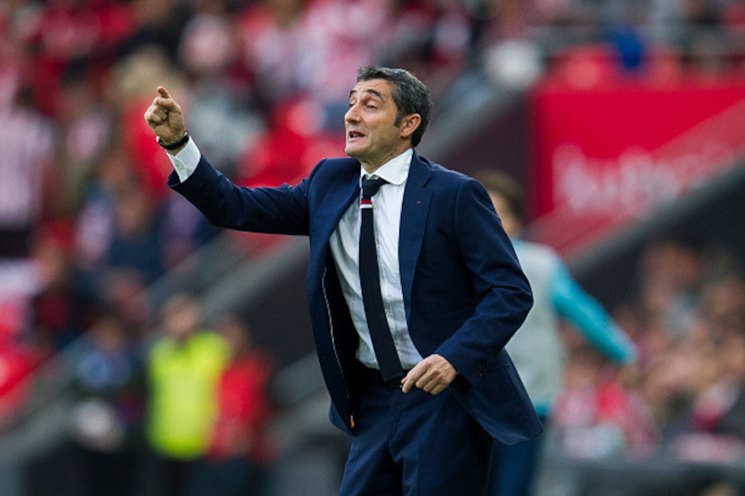 BILBAO, SPAIN - DECEMBER 04:  Head coach Ernesto Valverde of Athletic Club reacts during the La Liga match between Athletic Club Bilbao and SD Eibar at San Mames Stadium on December 4, 2016 in Bilbao, Spain.  (Photo by Juan Manuel Serrano Arce/Getty Image