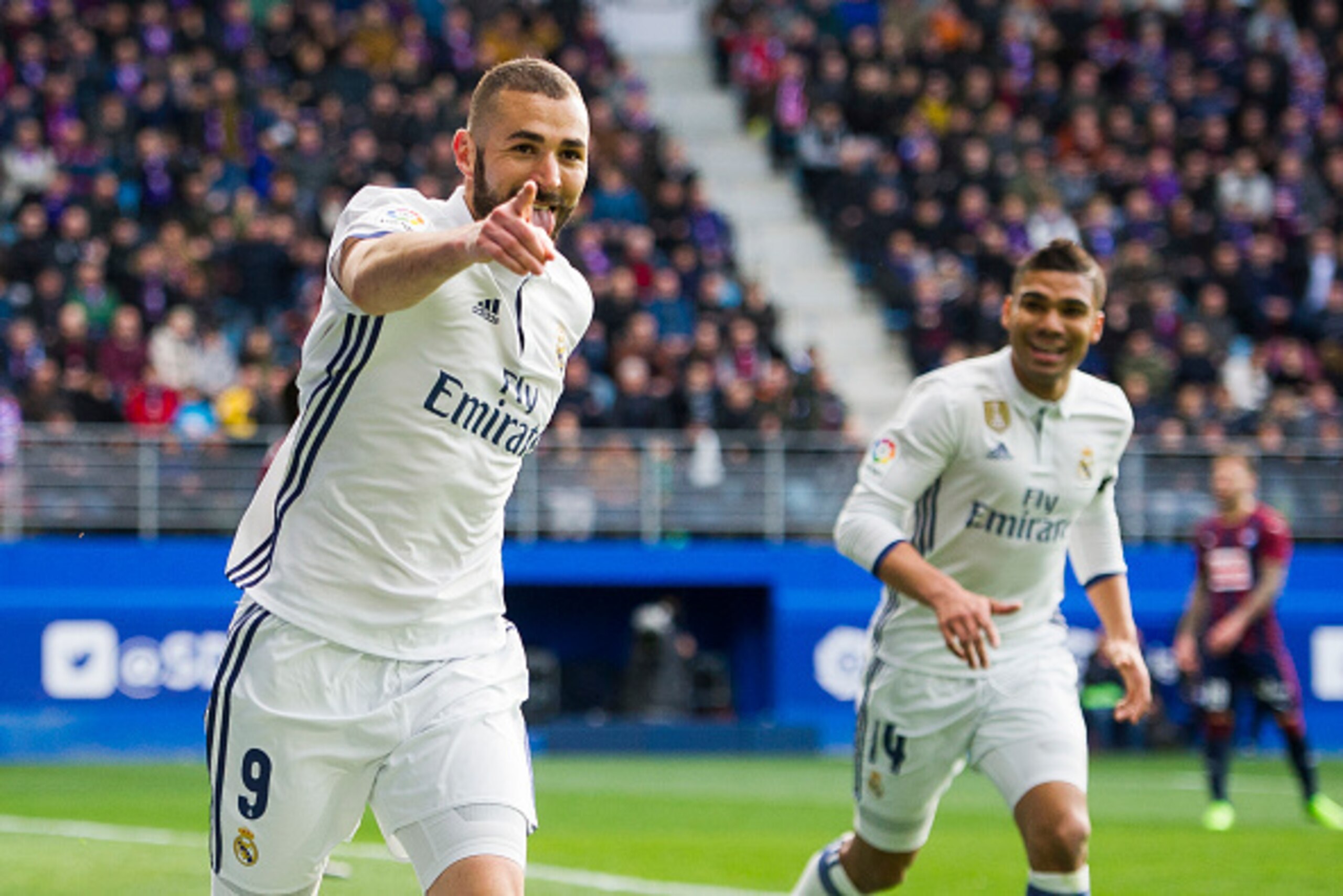 EIBAR, SPAIN - MARCH 04:  Karim Benzema of Real Madrid celebrates after scoring his team's second goal during the La Liga match between SD Eibar and Real Madrid at Ipurua Municipal Stadium on March 4, 2017 in Eibar, Spain.  (Photo by Juan Manuel Serrano A
