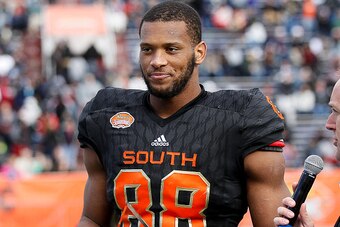 MOBILE, AL - JANUARY 28: Alabama Tight End O.J. Howard #88 of the South Team during the 2017 Resse's Senior Bowl at Ladd-Peebles Stadium on January 28, 2017 in Mobile, Alabama. The South defeated the North 16-15. (Photo by Don Juan Moore/Getty Images)