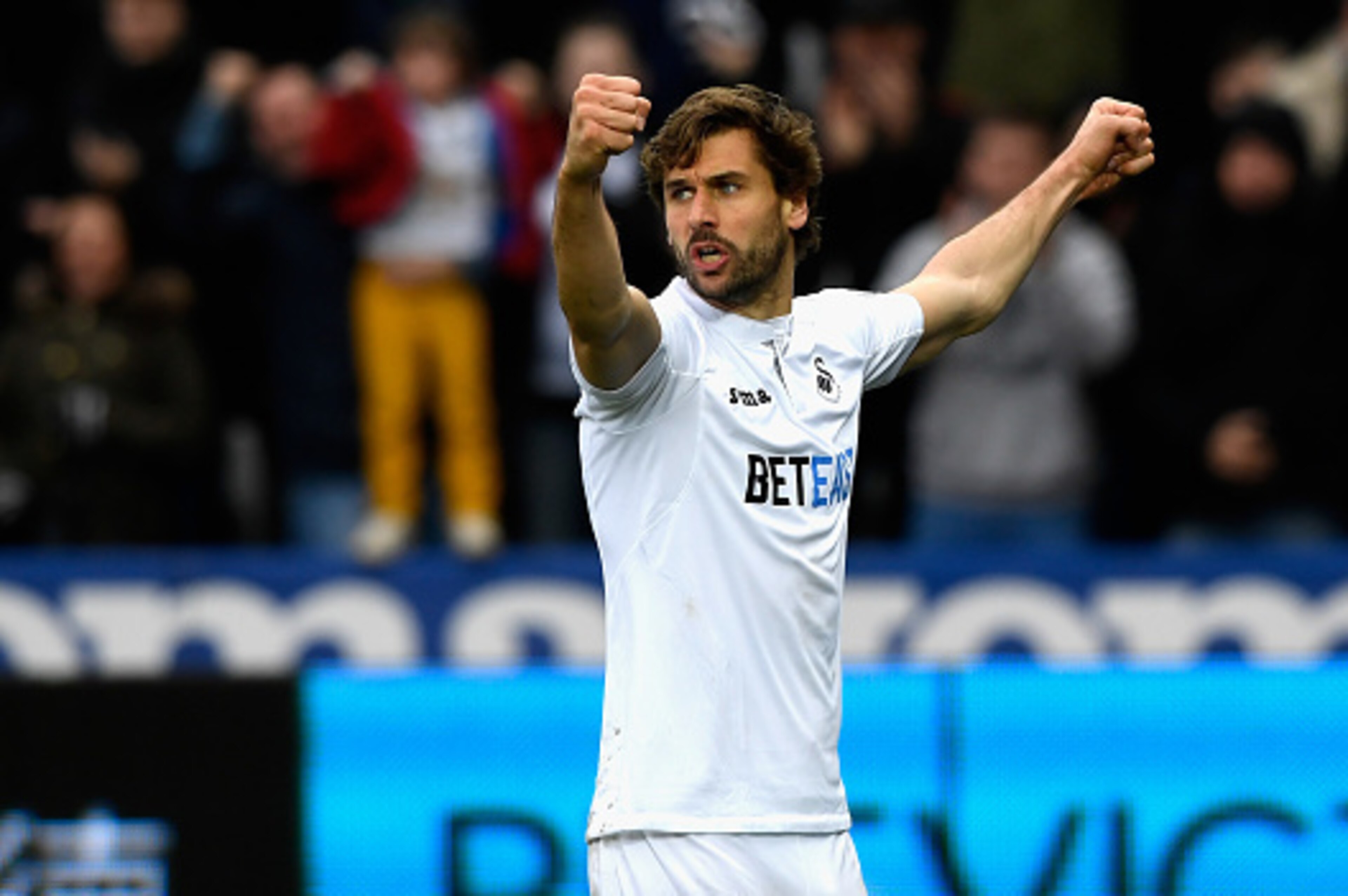 SWANSEA, WALES - MARCH 04: Fernando Llorente of Swansea City celebrates scoring his sides first goal during the Premier League match between Swansea City and Burnley at Liberty Stadium on March 4, 2017 in Swansea, Wales.  (Photo by Stu Forster/Getty Image