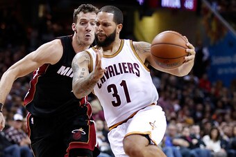CLEVELAND, OH - MARCH 06: Deron Williams #31 of the Cleveland Cavaliers drives around Goran Dragic #7 of the Miami Heat during the second half at Quicken Loans Arena on March 6, 2017 in Cleveland, Ohio. Miami won the game 106-98. NOTE TO USER: User expres