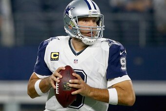 ARLINGTON, TX - NOVEMBER 26: Tony Romo #9 of the Dallas Cowboys looks for an open receiver against the Carolina Panthers in the first half at AT&T Stadium on November 26, 2015 in Arlington, Texas. (Photo by Tom Pennington/Getty Images) ARLINGTON, TX - NOVEMBER 26: Tony Romo #9 of the Dallas Cowboys looks for an open receiver against the Carolina Panthers in the first half at AT&T Stadium on November 26, 2015 in Arlington, Texas. (Photo by Tom Pennington/Getty Images)