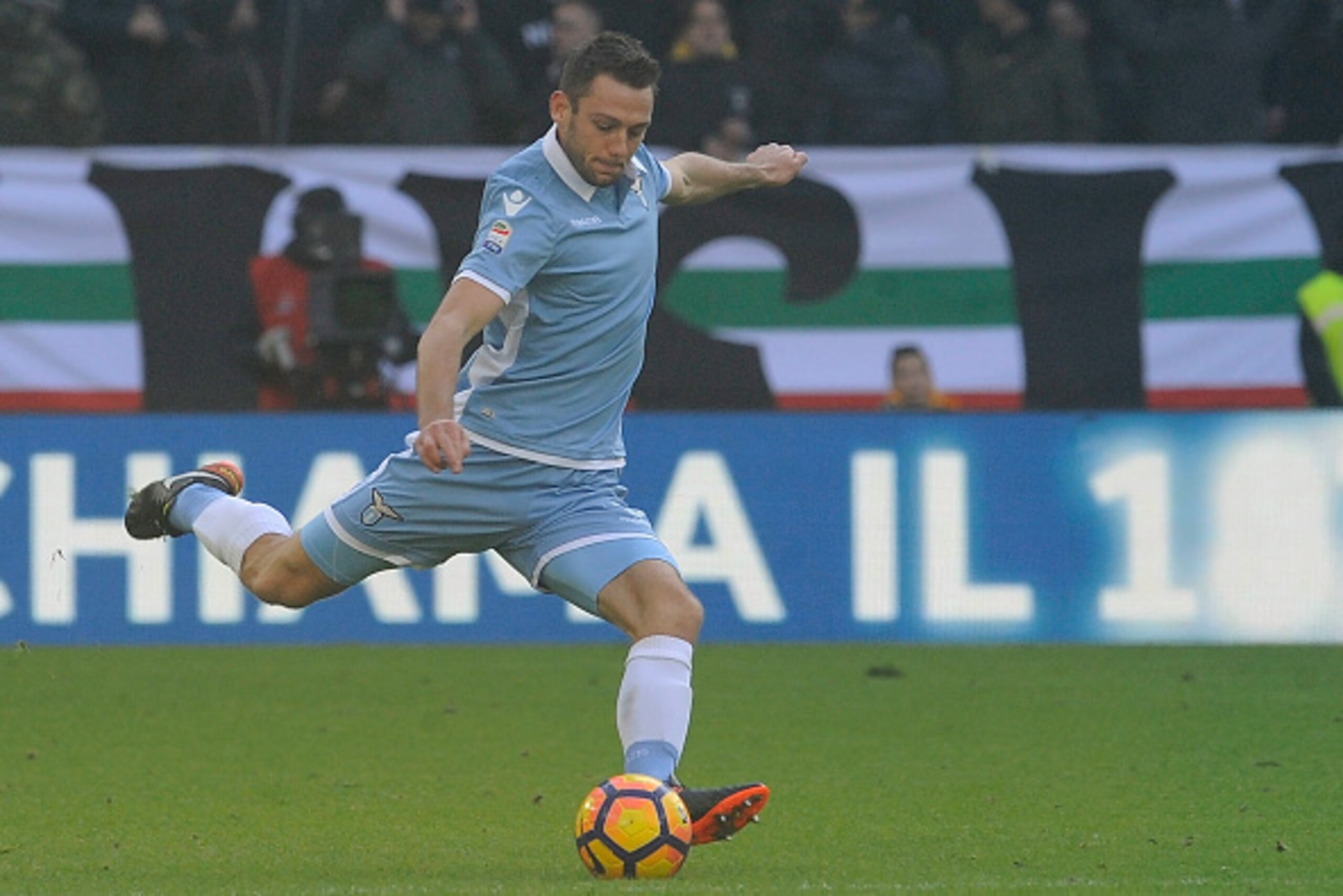 TURIN, TURIN - JANUARY 22:  Stefan De Vrij of SS Lazio in action during the Serie A match between Juventus FC and SS Lazio at Juventus Stadium on January 22, 2017 in Turin, Italy.  (Photo by Marco Rosi/Getty Images)