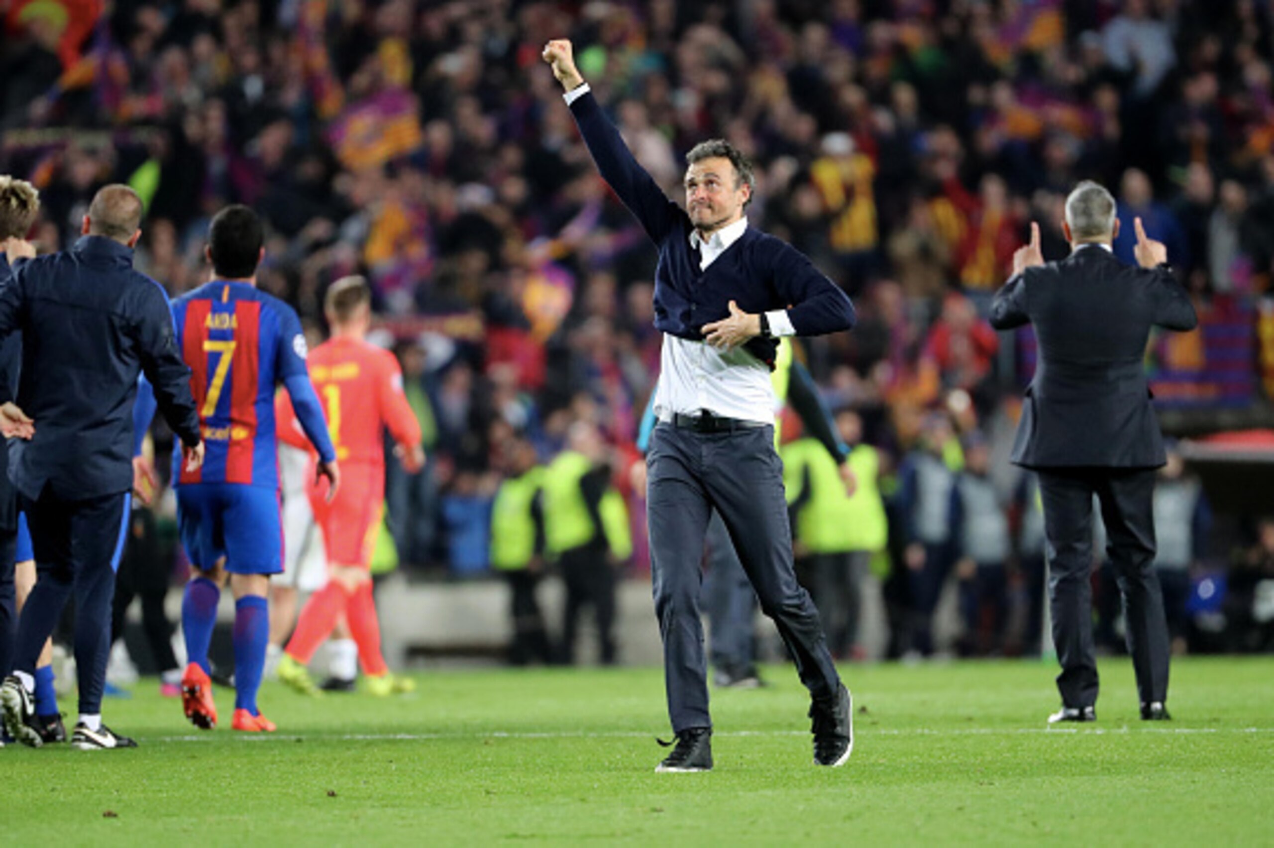BARCELONA, SPAIN - MARCH 08:  Head coach Luis Enrique of Barcelona FC celebrates the victory after the UEFA Champions League Round of 16 second leg match between FC Barcelona and Paris Saint-Germain at Camp Nou on March 8, 2017 in Barcelona, Spain.  (Phot