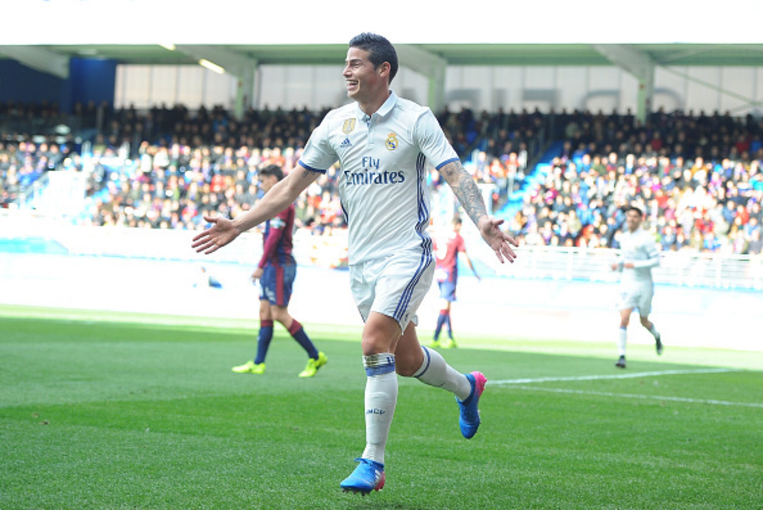 EIBAR, SPAIN - MARCH 04: James Rodriguez of Real Madrid celebrates after scoring Real's 3rd goal during the La Liga match between SD Eibar and Real Madrid CF at Estadio Municipal de Ipurua on March 4, 2017 in Eibar, Spain. (Photo by Denis Doyle/Getty Im EIBAR, SPAIN - MARCH 04: James Rodriguez of Real Madrid celebrates after scoring Real's 3rd goal during the La Liga match between SD Eibar and Real Madrid CF at Estadio Municipal de Ipurua on March 4, 2017 in Eibar, Spain. (Photo by Denis Doyle/Getty Im
