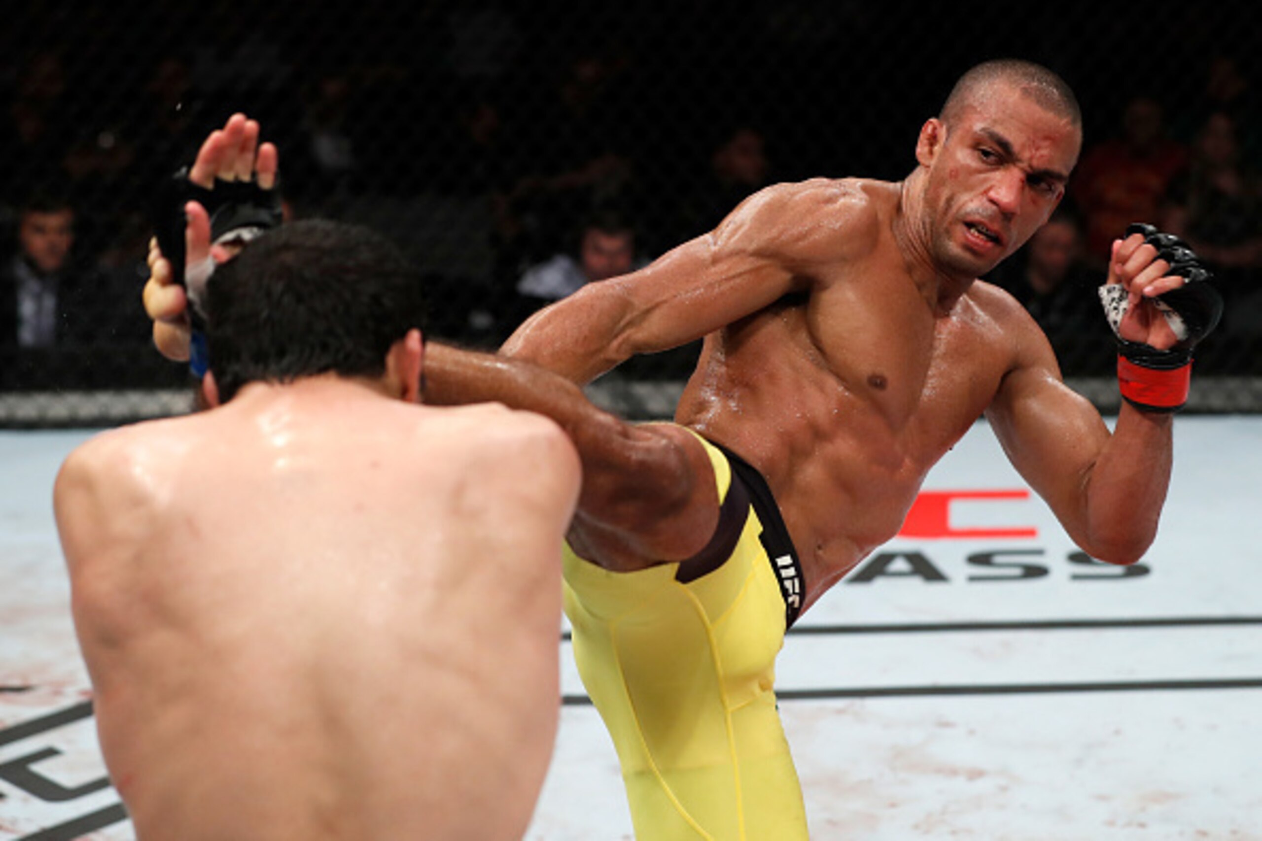 FORTALEZA, BRAZIL - MARCH 11: (R-L) Edson Barboza of Brazil kicks Beneil Dariush of Iran in their lightweight bout during the UFC Fight Night event at CFO - Centro de FormaÂco Olimpica on March 11, 2017 in Fortaleza, Brazil. (Photo by Buda Mendes/Zuffa L FORTALEZA, BRAZIL - MARCH 11: (R-L) Edson Barboza of Brazil kicks Beneil Dariush of Iran in their lightweight bout during the UFC Fight Night event at CFO - Centro de FormaÂco Olimpica on March 11, 2017 in Fortaleza, Brazil. (Photo by Buda Mendes/Zuffa L
