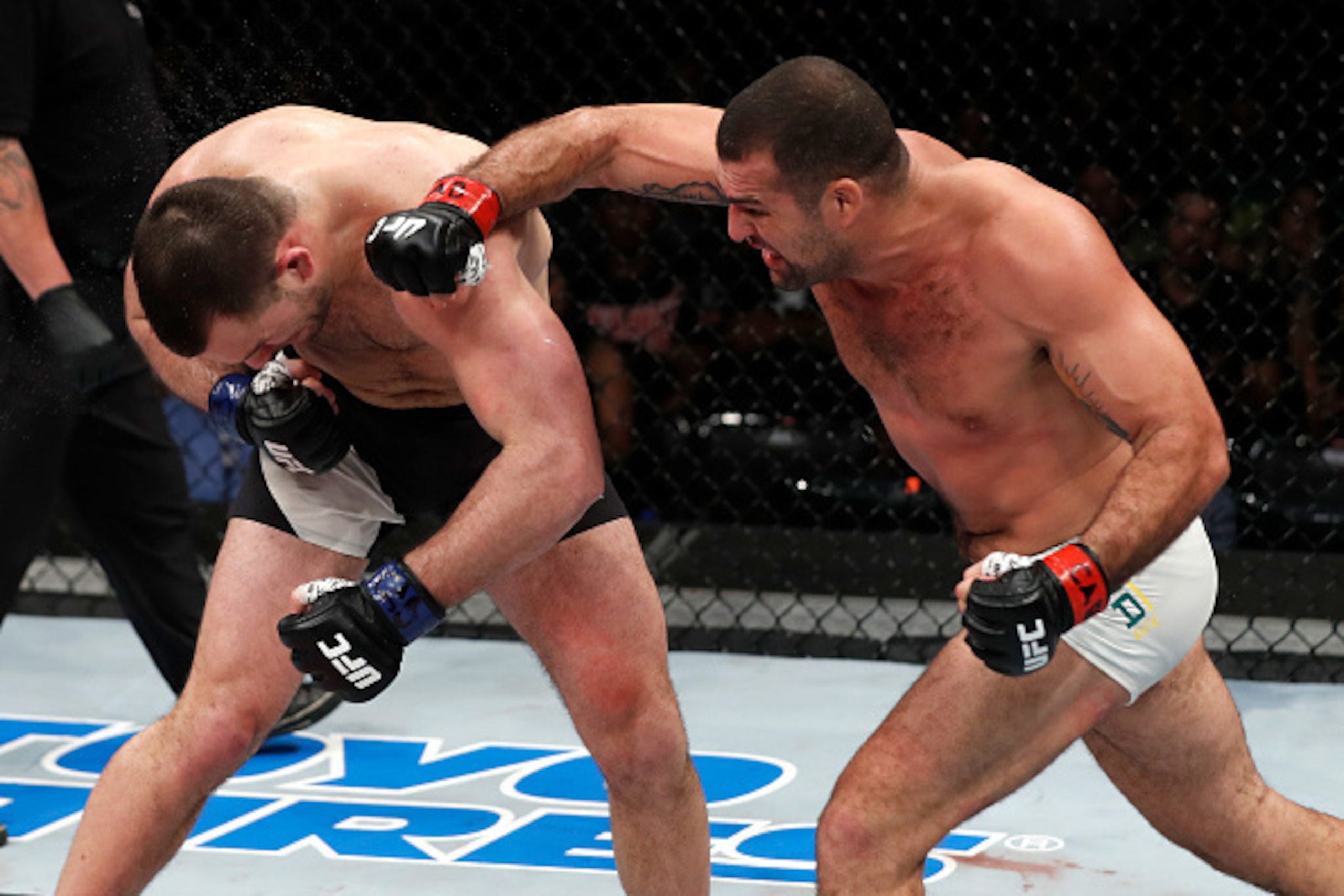 FORTALEZA, BRAZIL - MARCH 11: (R-L) Mauricio Rua of Brazil punches Gian Villante in their light heavyweight bout during the UFC Fight Night event at CFO - Centro de FormaÂco Olimpica on March 11, 2017 in Fortaleza, Brazil. (Photo by Buda Mendes/Zuffa LL FORTALEZA, BRAZIL - MARCH 11: (R-L) Mauricio Rua of Brazil punches Gian Villante in their light heavyweight bout during the UFC Fight Night event at CFO - Centro de FormaÂco Olimpica on March 11, 2017 in Fortaleza, Brazil. (Photo by Buda Mendes/Zuffa LL
