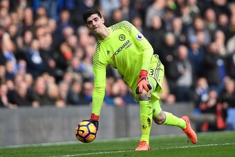 LONDON, ENGLAND - FEBRUARY 04:  Thibaut Courtois of Chelsea in action during the Premier League match between Chelsea and Arsenal at Stamford Bridge on February 4, 2017 in London, England.  (Photo by Mike Hewitt/Getty Images)