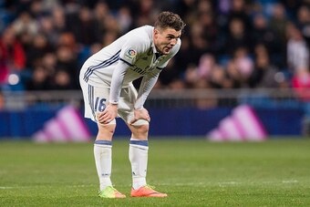 MADRID, SPAIN - MARCH 01: Mateo Kovacic of Real Madrid during their La Liga match between Real Madrid vs Las Palmas at the Santiago Bernabeu Stadium on 01 March 2017 in Madrid, Spain. (Photo by Power Sport Images/Getty Images)