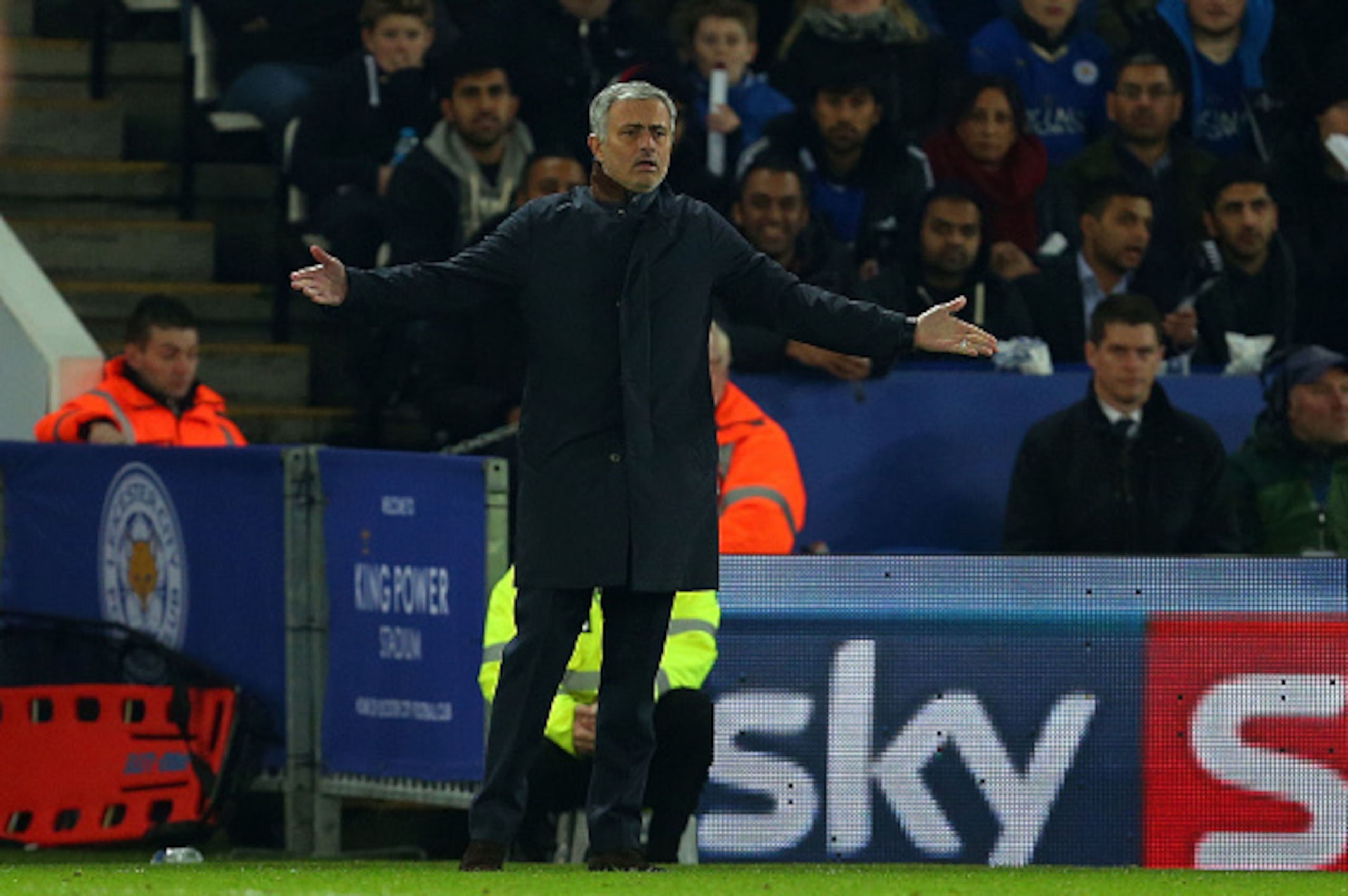 LEICESTER, ENGLAND - DECEMBER 14:  Jose Mourinho Manager of Chelsea during the Barclays Premier League match between Leicester City and Chelsea at the King Power Stadium on December 14, 2015 in Leicester, England.  (Photo by Catherine Ivill - AMA/Getty Im