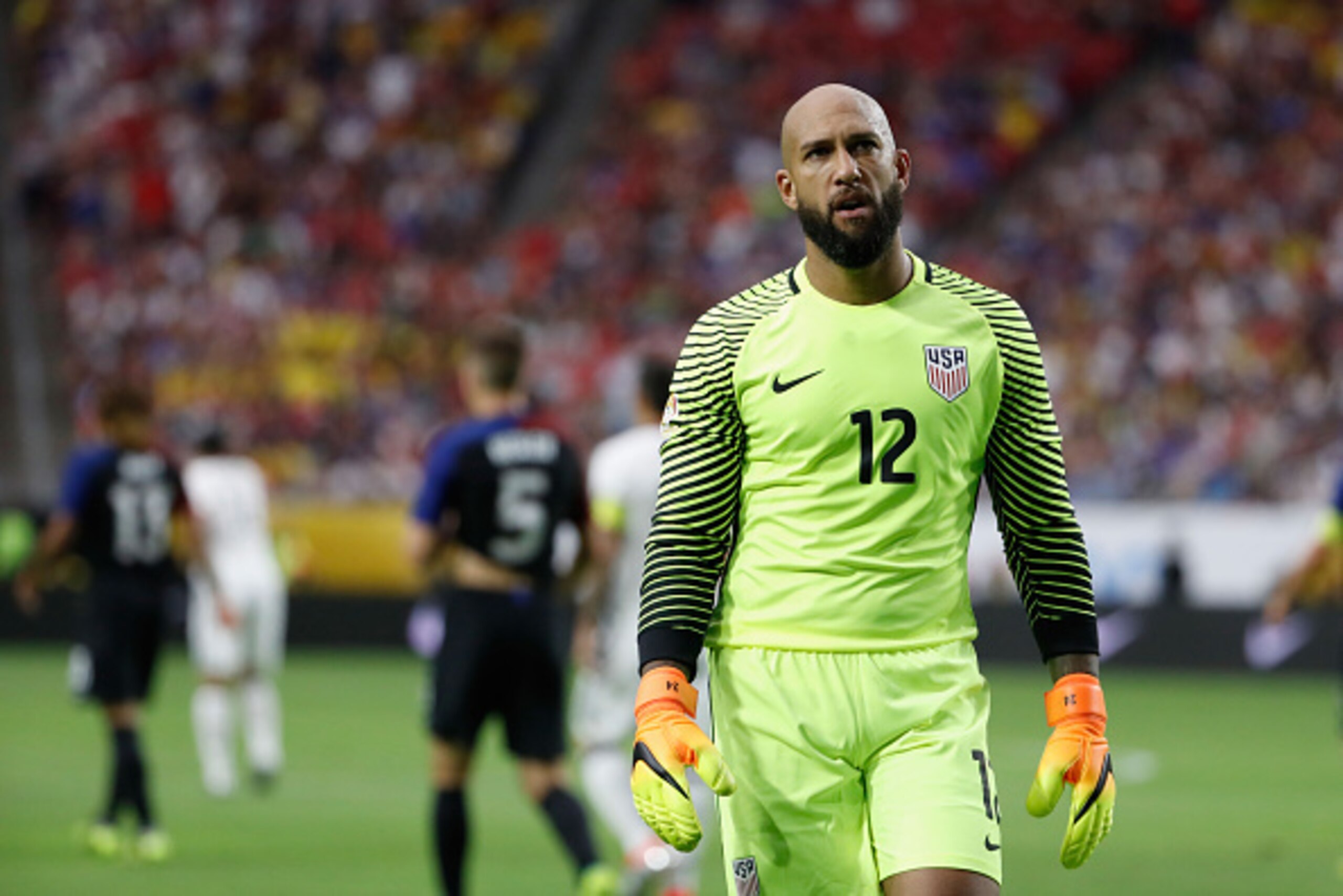 GLENDALE, AZ - JUNE 25: Goalkeeper Tim Howard #12 of United States walks on the pitch during the 2016 Copa America Centenario third place match against Colombia at University of Phoenix Stadium on June 25, 2016 in Glendale, Arizona. (Photo by Christian GLENDALE, AZ - JUNE 25: Goalkeeper Tim Howard #12 of United States walks on the pitch during the 2016 Copa America Centenario third place match against Colombia at University of Phoenix Stadium on June 25, 2016 in Glendale, Arizona. (Photo by Christian