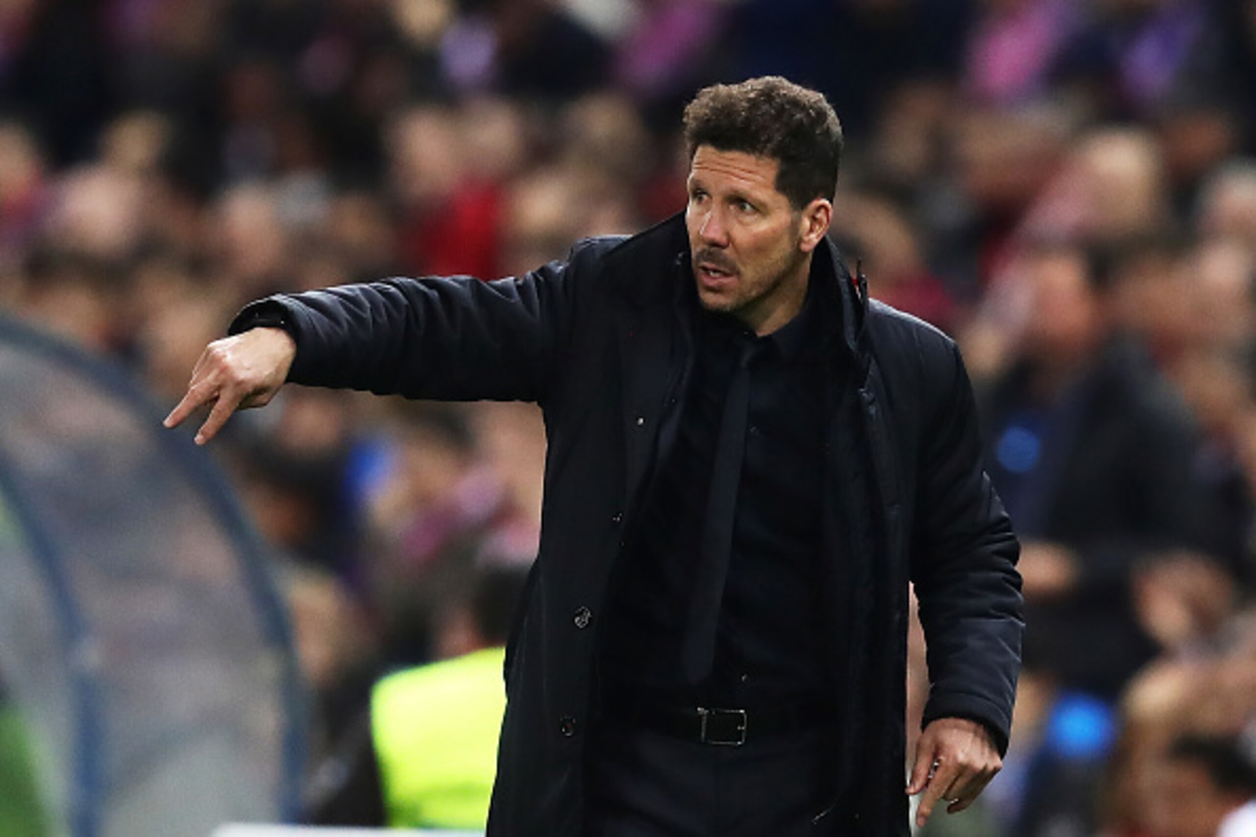 MADRID, SPAIN - MARCH 15:  Club Atletico de Madrid Head Coach / Manager Diego Simeone gestures during the UEFA Champions League Round of 16 second leg match between Club Atletico de Madrid and Bayer Leverkusen at Vicente Calderon Stadium on March 15, 2017