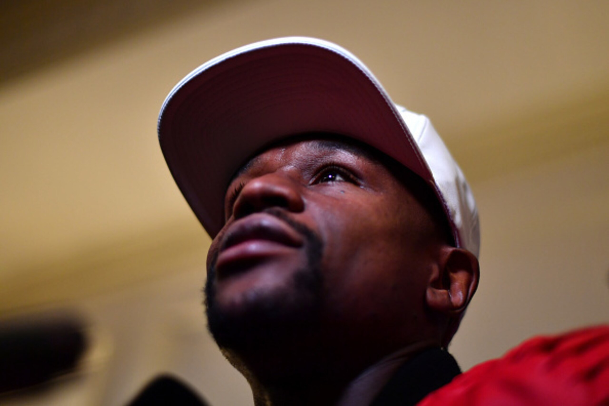 LONDON, ENGLAND - MARCH 07:  Floyd Mayweather JR speaks during a Frank Warren and Floyd Mayweather JR Press Conference at The Savoy Hotel on March 7, 2017 in London, England.  (Photo by Dan Mullan/Getty Images)