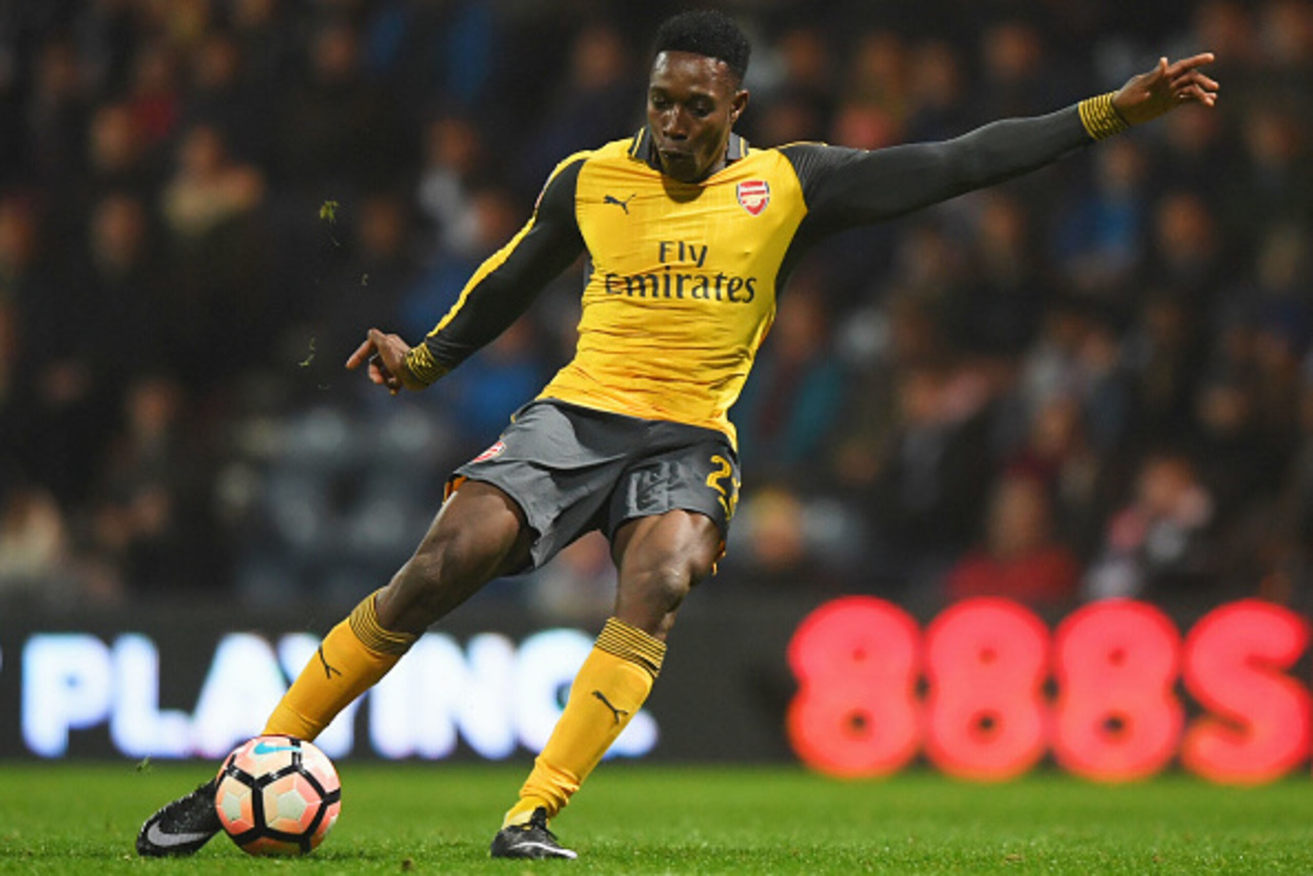 PRESTON, ENGLAND - JANUARY 07:  Danny Welbeck of Arsenal shoots during the Emirates FA Cup Third Round match between Preston North End and Arsenal at Deepdale on January 7, 2017 in Preston, England.  (Photo by Michael Regan/Getty Images)