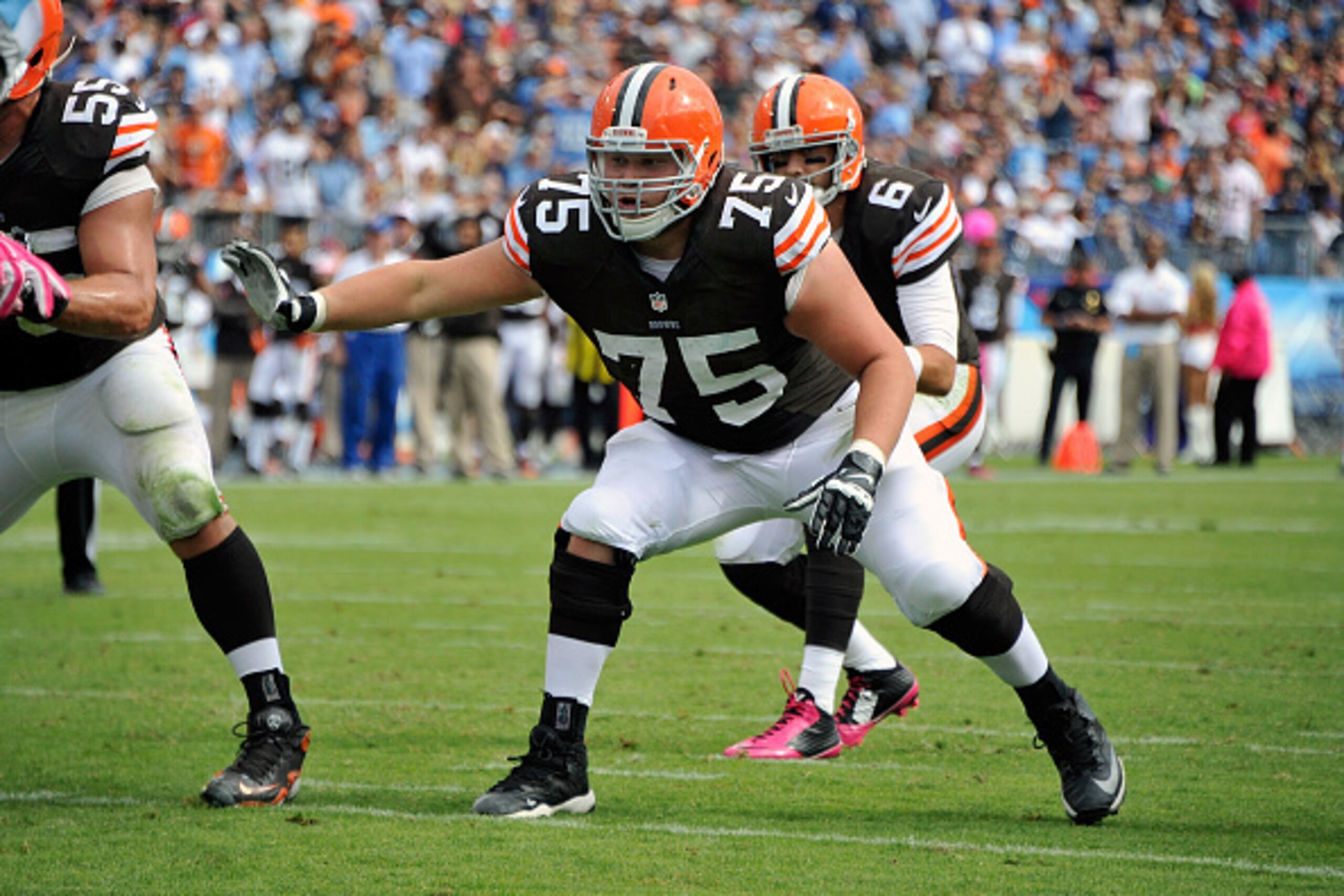 NASHVILLE, TN - OCTOBER 05:  Joel Bitonio #75 of the Cleveland Browns plays against the Tennessee Titans at LP Field on October 5, 2014 in Nashville, Tennessee.  (Photo by Frederick Breedon/Getty Images)