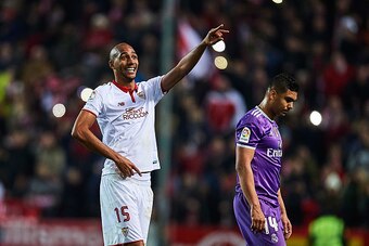 SEVILLE, SPAIN - JANUARY 15:  Steven N'Zonzi of Sevilla FC celebrates after winning the match against Real Madrid CF during the La Liga match between Sevilla FC and Real Madrid CF at Estadio Ramon Sanchez Pizjuan on January 15, 2017 in Seville, Spain.  (P