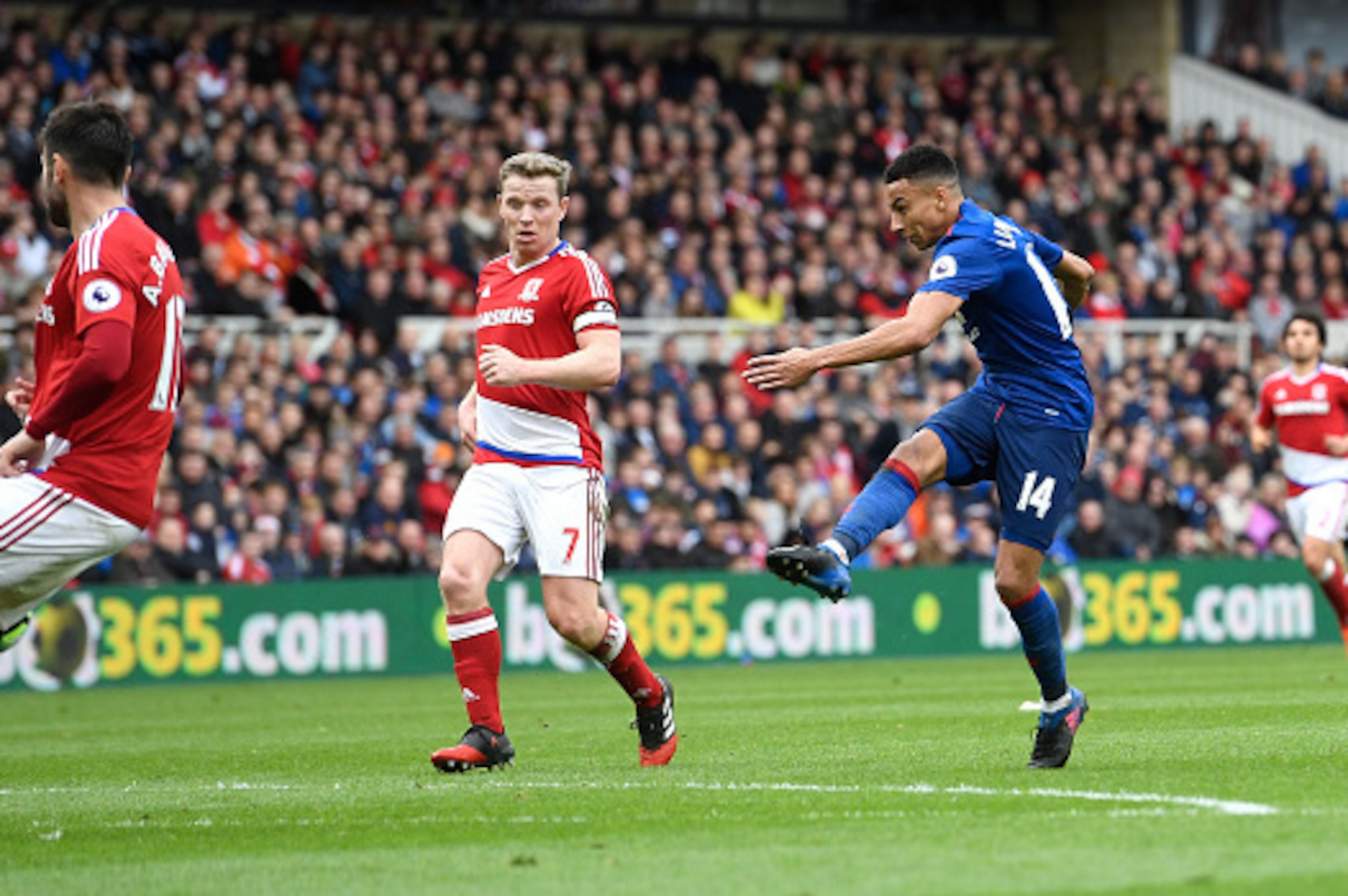 MIDDLESBROUGH, ENGLAND - MARCH 19: Jesse Lingard of Manchester United (R) scores his sides second goal during the Premier League match between Middlesbrough and Manchester United at Riverside Stadium on March 19, 2017 in Middlesbrough, England. (Photo by MIDDLESBROUGH, ENGLAND - MARCH 19: Jesse Lingard of Manchester United (R) scores his sides second goal during the Premier League match between Middlesbrough and Manchester United at Riverside Stadium on March 19, 2017 in Middlesbrough, England. (Photo by