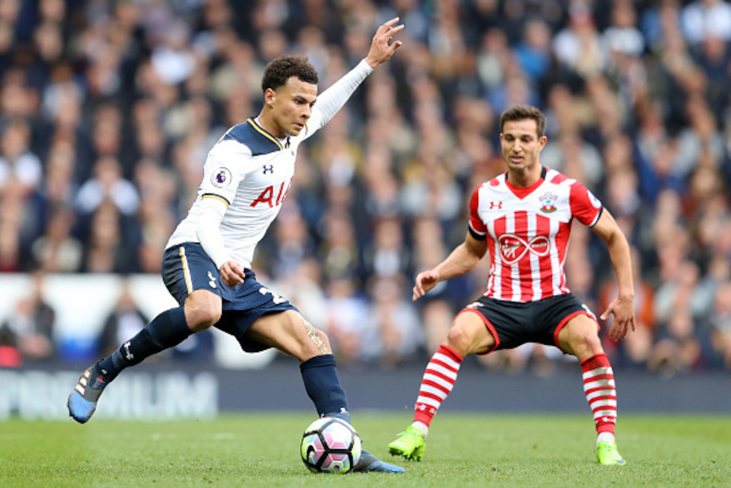 LONDON, ENGLAND - MARCH 19: Dele Alli of Tottenham Hotspur in action during the Premier League match between Tottenham Hotspur and Southampton at White Hart Lane on March 19, 2017 in London, England.  (Photo by Warren Little/Getty Images)