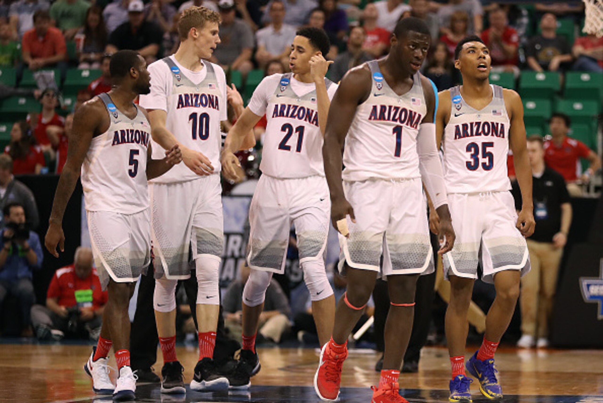 SALT LAKE CITY, UT - MARCH 18: The Arizona Wildcats react against the St. Mary's Gaels during the second round of the 2017 NCAA Men's Basketball Tournament at Vivint Smart Home Arena on March 18, 2017 in Salt Lake City, Utah.  (Photo by Christian Petersen