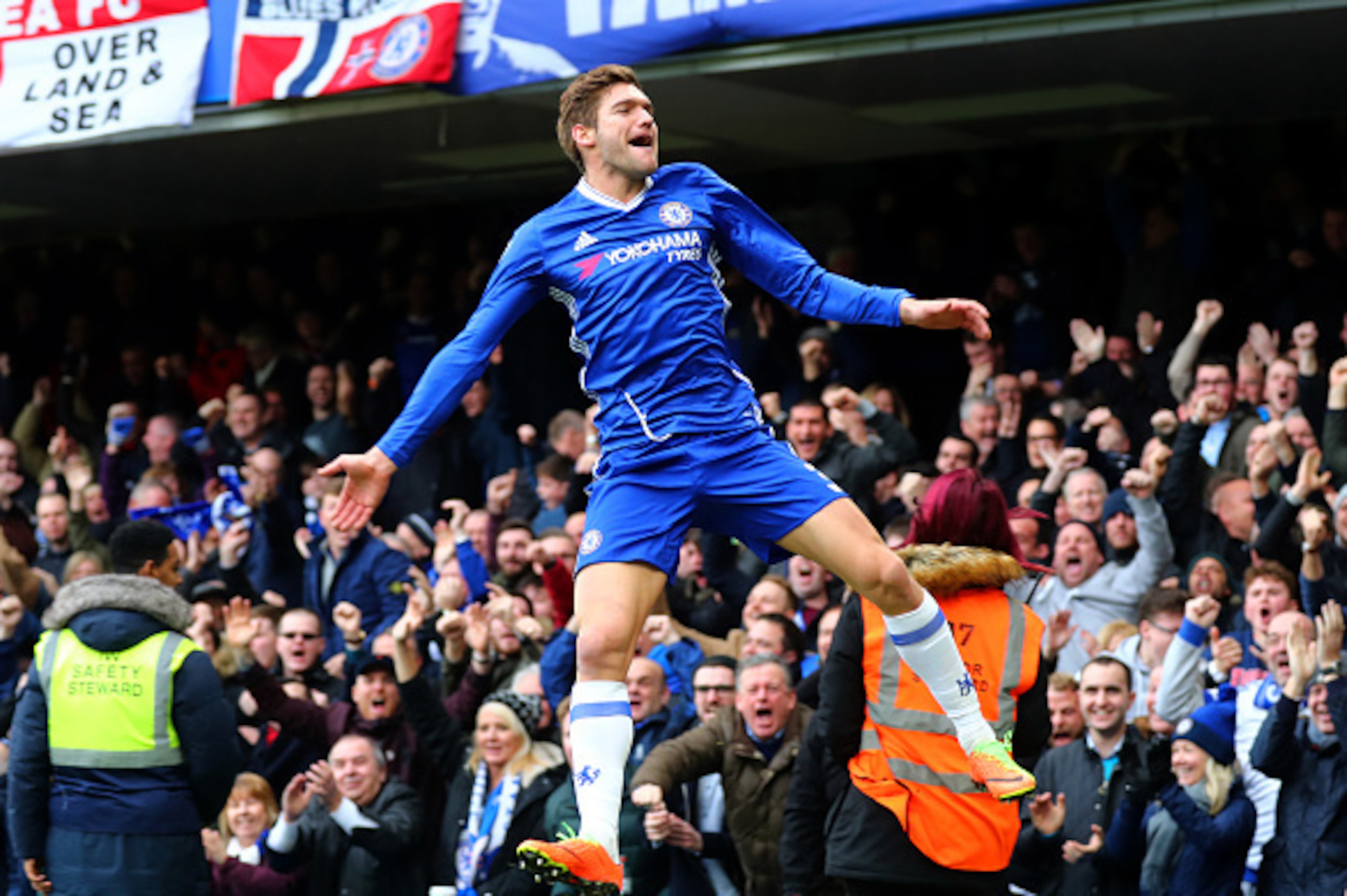 LONDON, ENGLAND - FEBRUARY 04: Marcos Alonso of Chelsea celebrates after scoring the opening goal during the Premier League match between Chelsea and Arsenal at Stamford Bridge on February 4, 2017 in London, England. (Photo by Clive Rose/Getty Images) LONDON, ENGLAND - FEBRUARY 04: Marcos Alonso of Chelsea celebrates after scoring the opening goal during the Premier League match between Chelsea and Arsenal at Stamford Bridge on February 4, 2017 in London, England. (Photo by Clive Rose/Getty Images)