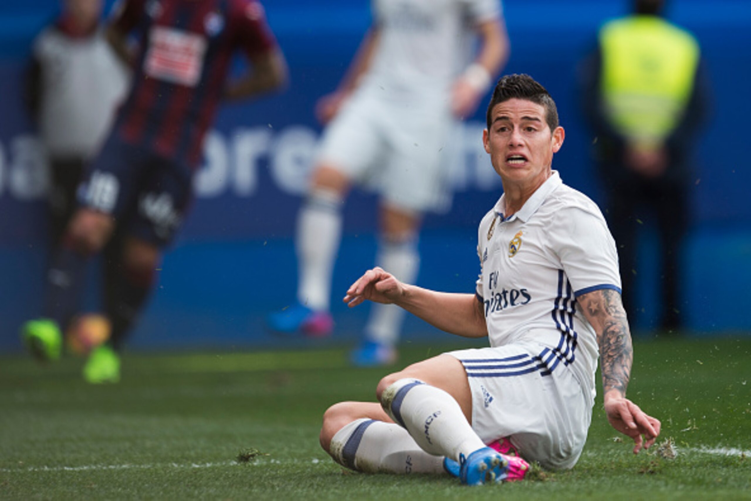 EIBAR, SPAIN - MARCH 04:  James Rodriguez of Real Madrid celebrates after scoring his team's third goal during the La Liga match between SD Eibar and Real Madrid at Ipurua Municipal Stadium on  on March 4, 2017 in Eibar, Spain.  (Photo by Juan Manuel Serr