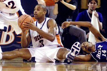 Charles Lee averaged 11.0 points and 5.5 rebounds per game as a guard at Bucknell University.