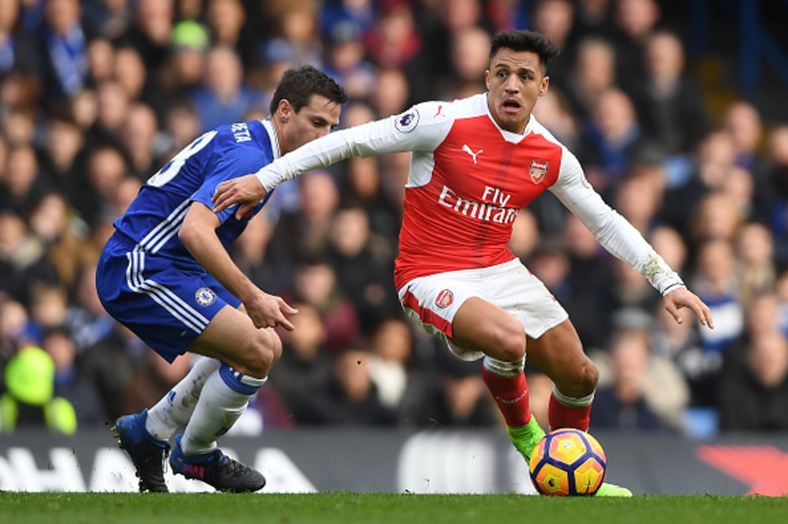 LONDON, ENGLAND - FEBRUARY 04:  Alexis Sanchez of Arsenal in action during the Premier League match between Chelsea and Arsenal at Stamford Bridge on February 4, 2017 in London, England.  (Photo by Mike Hewitt/Getty Images)