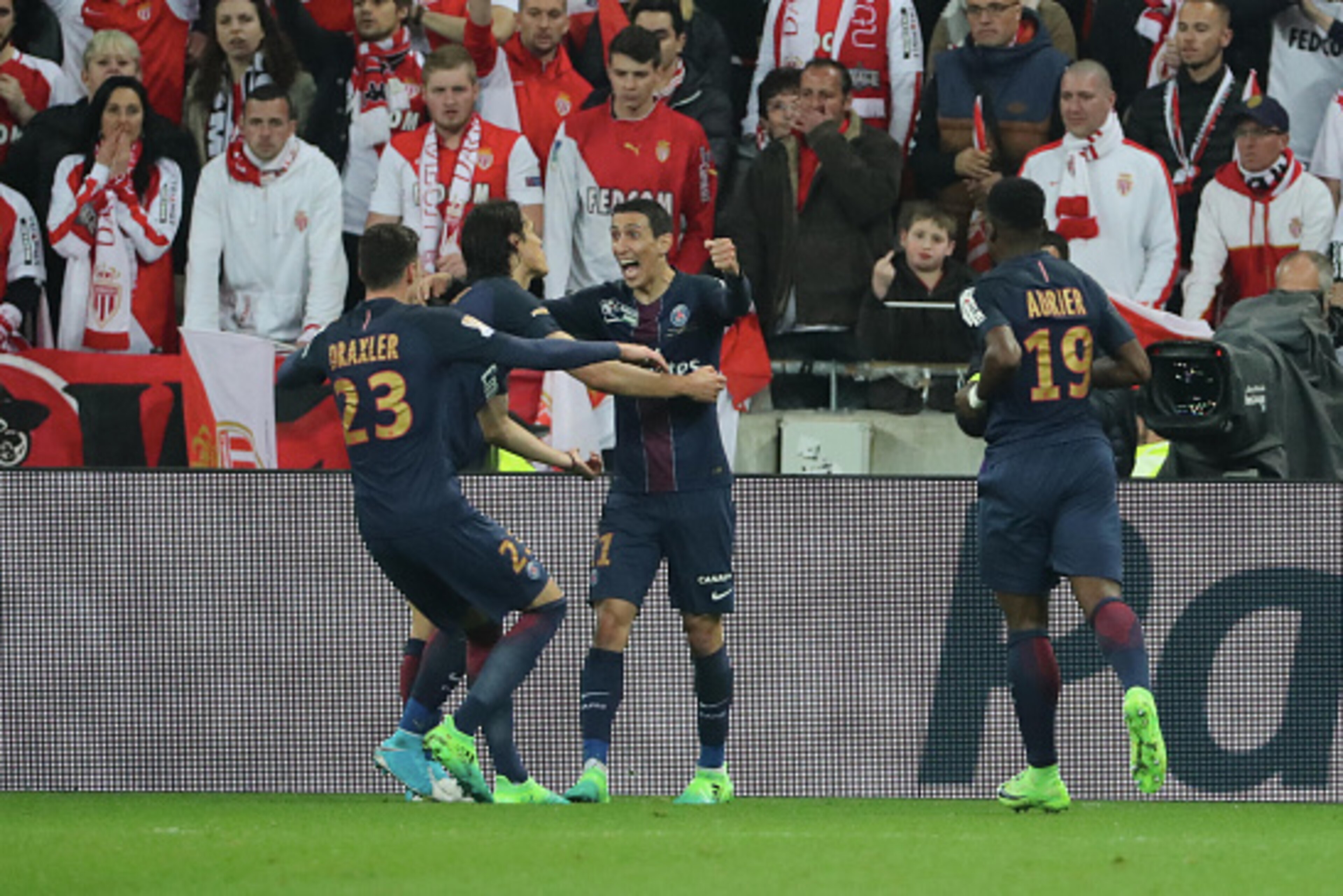 LYON, FRANCE - APRIL 01:  Angel Di Maria of Paris Saint-Germain celebrate his goal with teammattes during the French League Cup Final match between Paris Saint-Germain and AS Monaco at Parc Olympique on  Japril 01, 2017 in Lyon, France.  (Photo by Xavier 