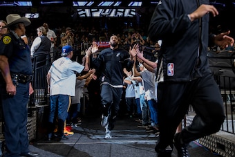 Leonard enters the arena on March 19, 2017.