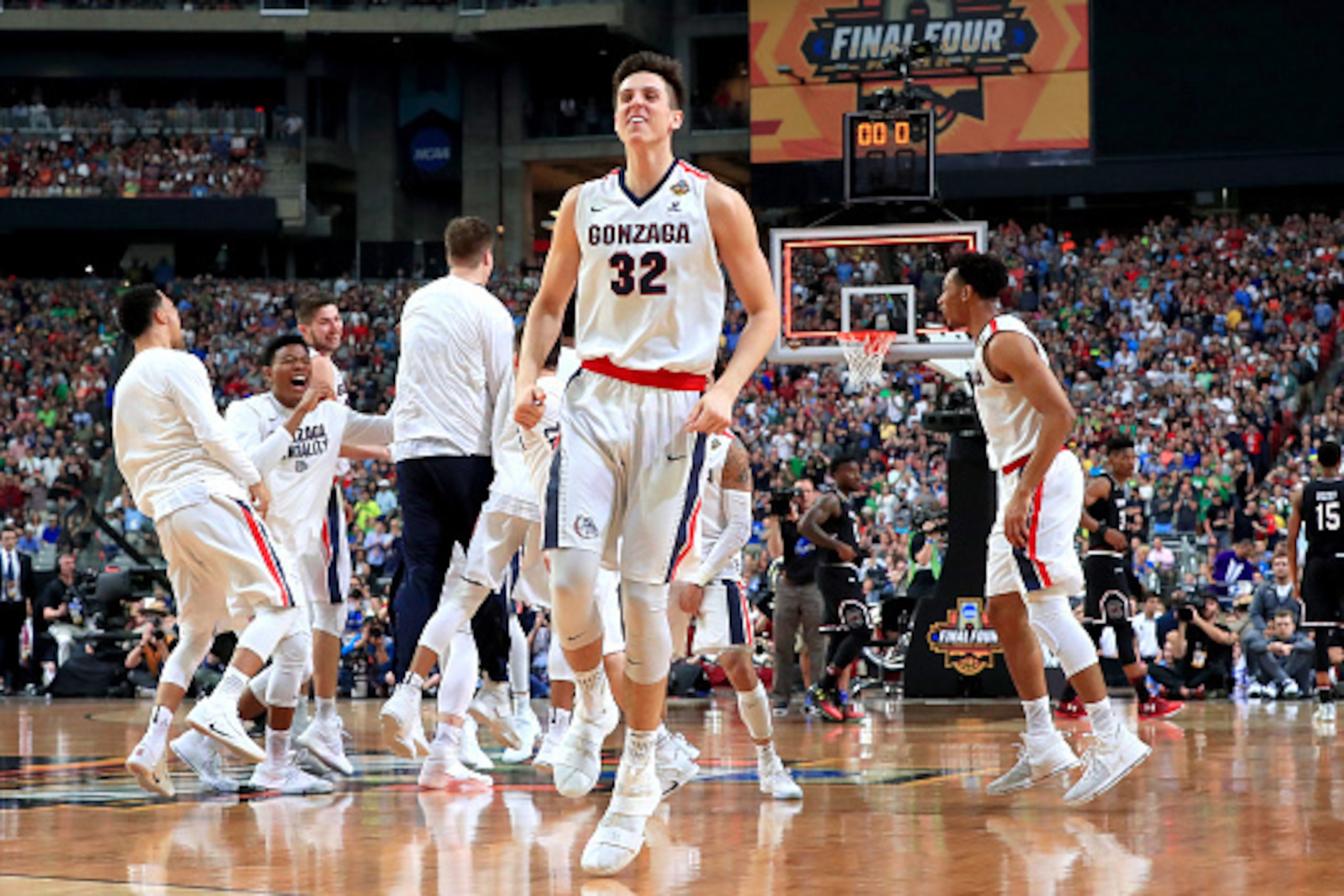 GLENDALE, AZ - APRIL 01:  Zach Collins #32 of the Gonzaga Bulldogs celebrates after defeating the South Carolina Gamecocks during the 2017 NCAA Men's Final Four Semifinal at University of Phoenix Stadium on April 1, 2017 in Glendale, Arizona. Gonzaga defe