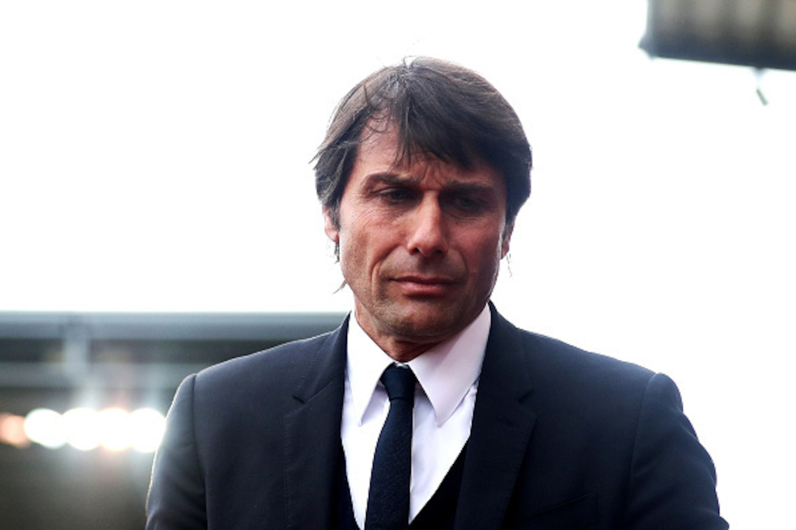 STOKE ON TRENT, ENGLAND - MARCH 18: Chelsea manager Antonio Conte looks on during the Premier League match between Stoke City and Chelsea at Bet365 Stadium on March 18, 2017 in Stoke on Trent, England. (Photo by Chris Brunskill Ltd/Getty Images)